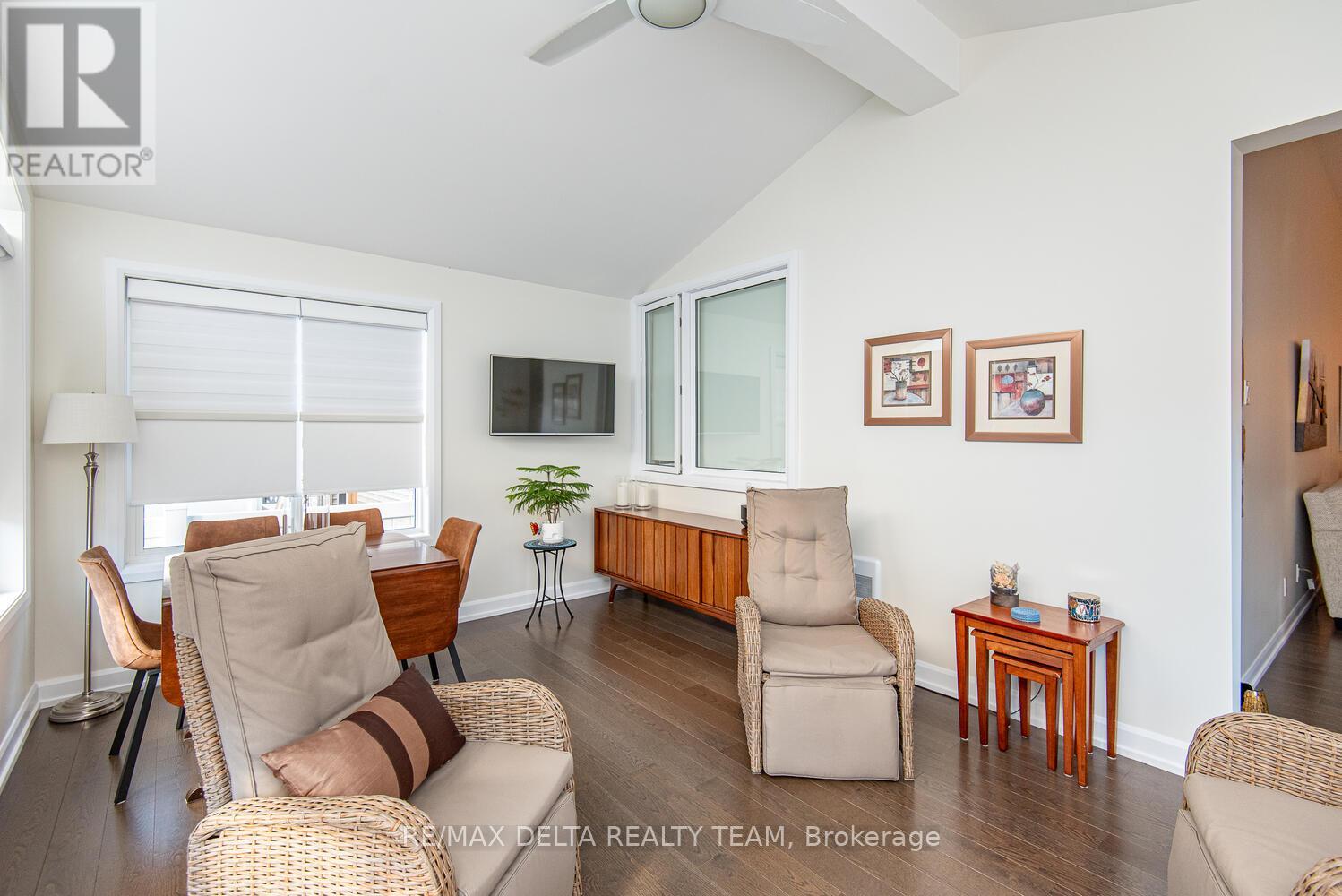 373 STERLING AVENUE - 23