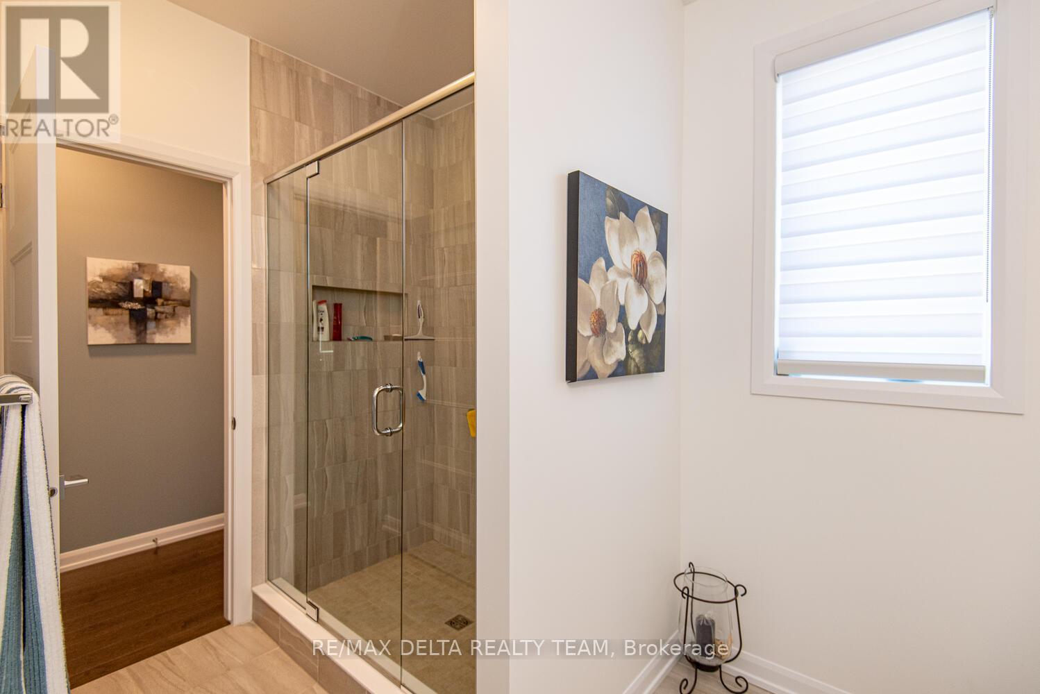 373 STERLING AVENUE - 24