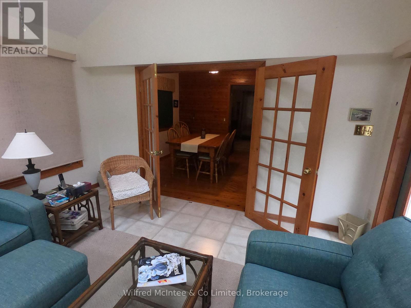 925 KING EDWARD AVENUE - 12