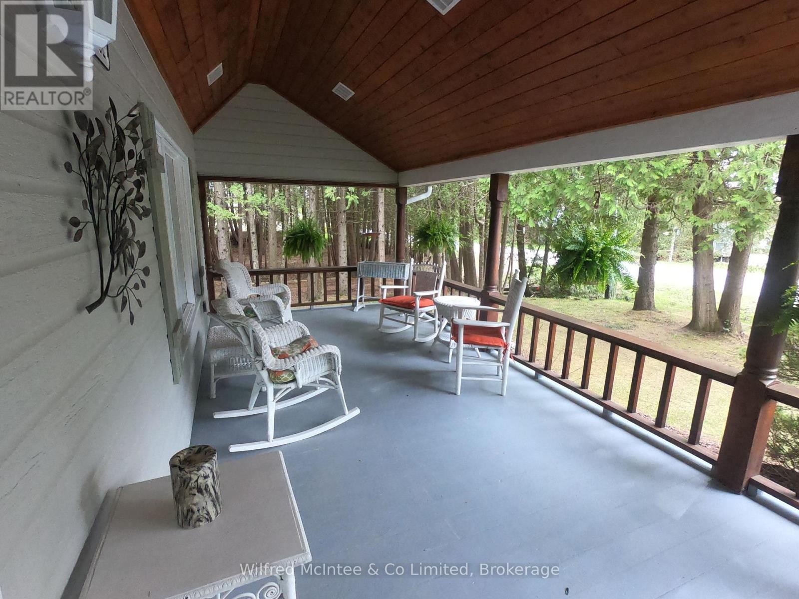 925 KING EDWARD AVENUE - Image 2