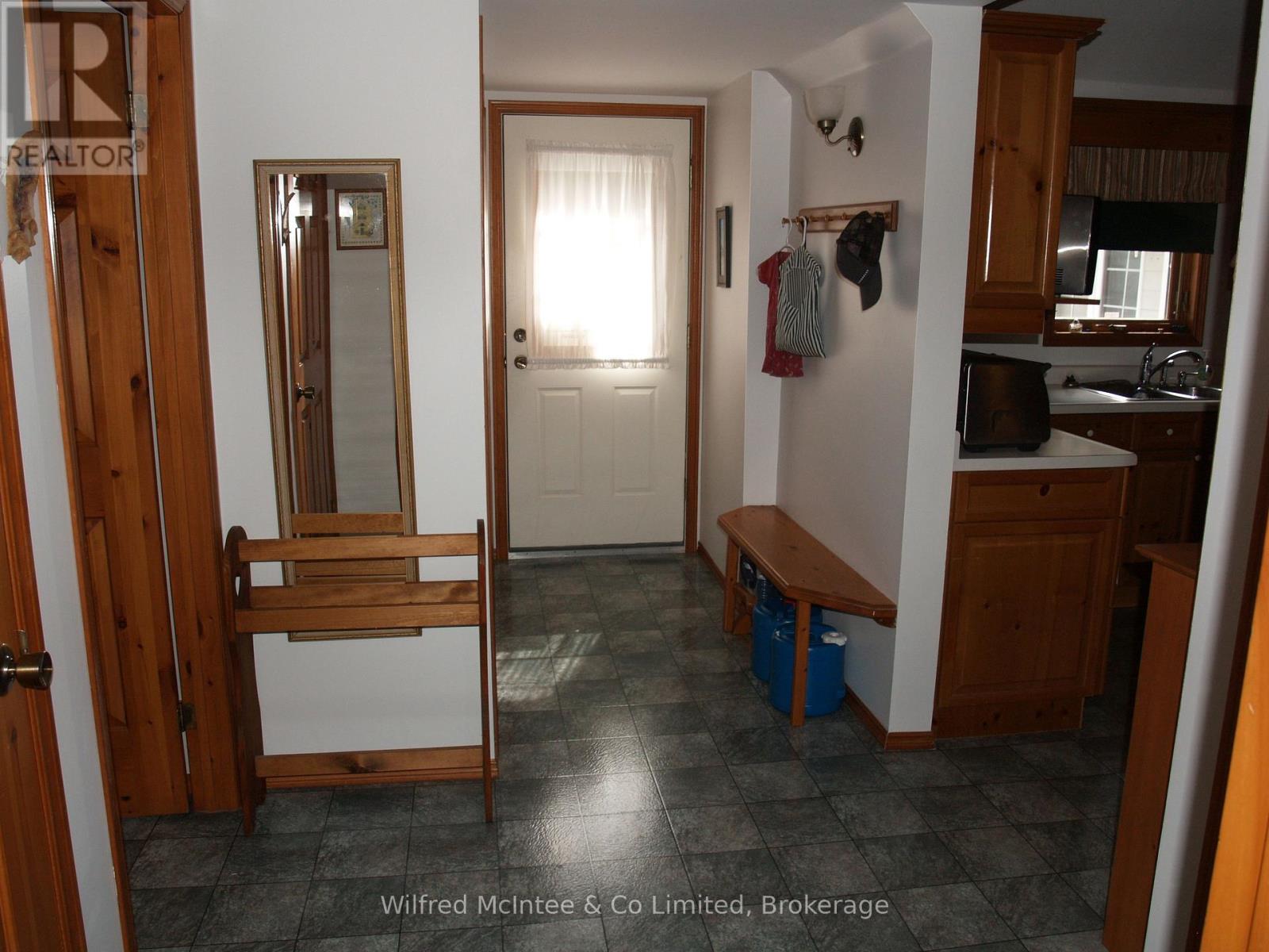 925 KING EDWARD AVENUE - 20