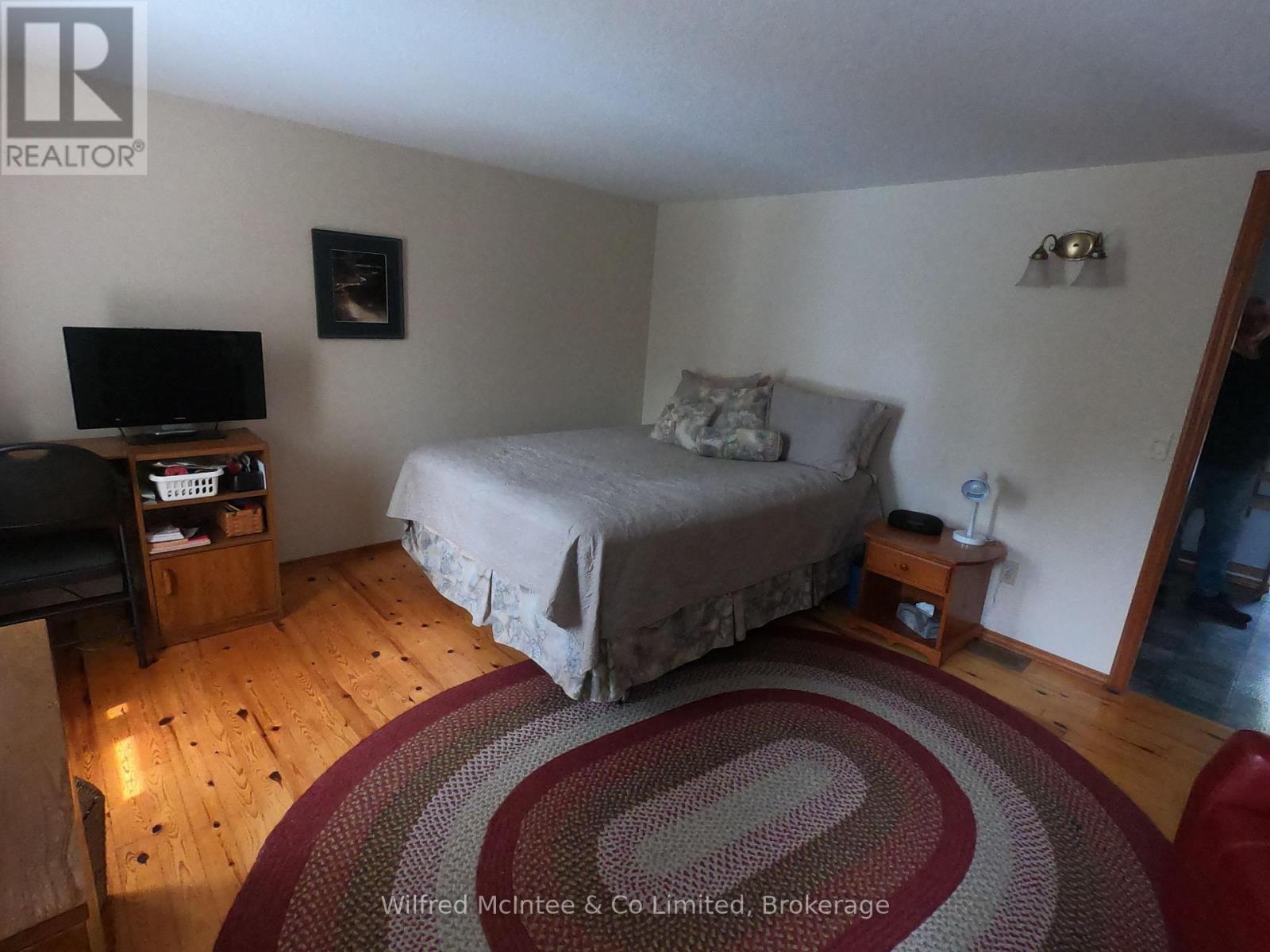 925 KING EDWARD AVENUE - 23