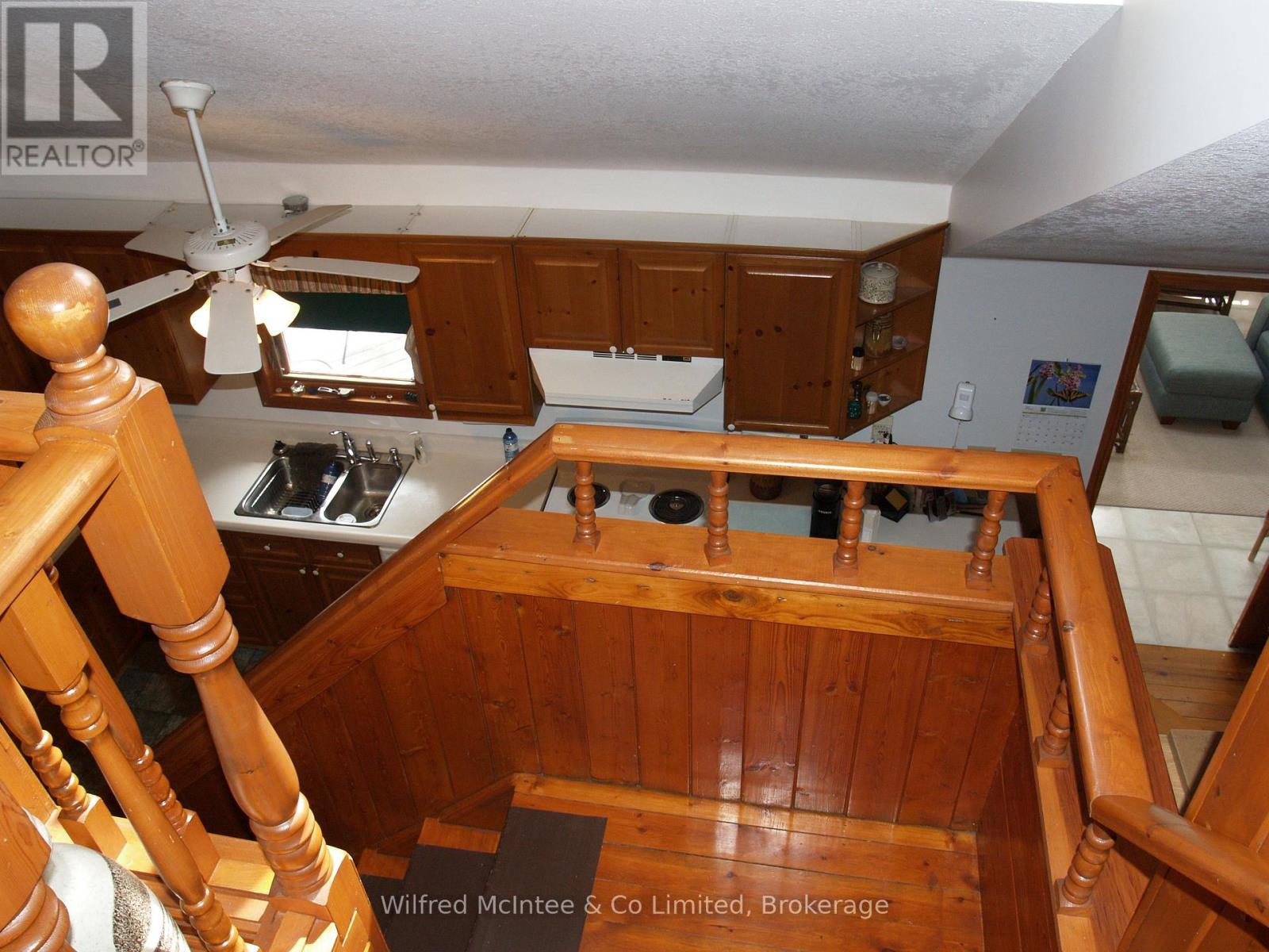925 KING EDWARD AVENUE - 27