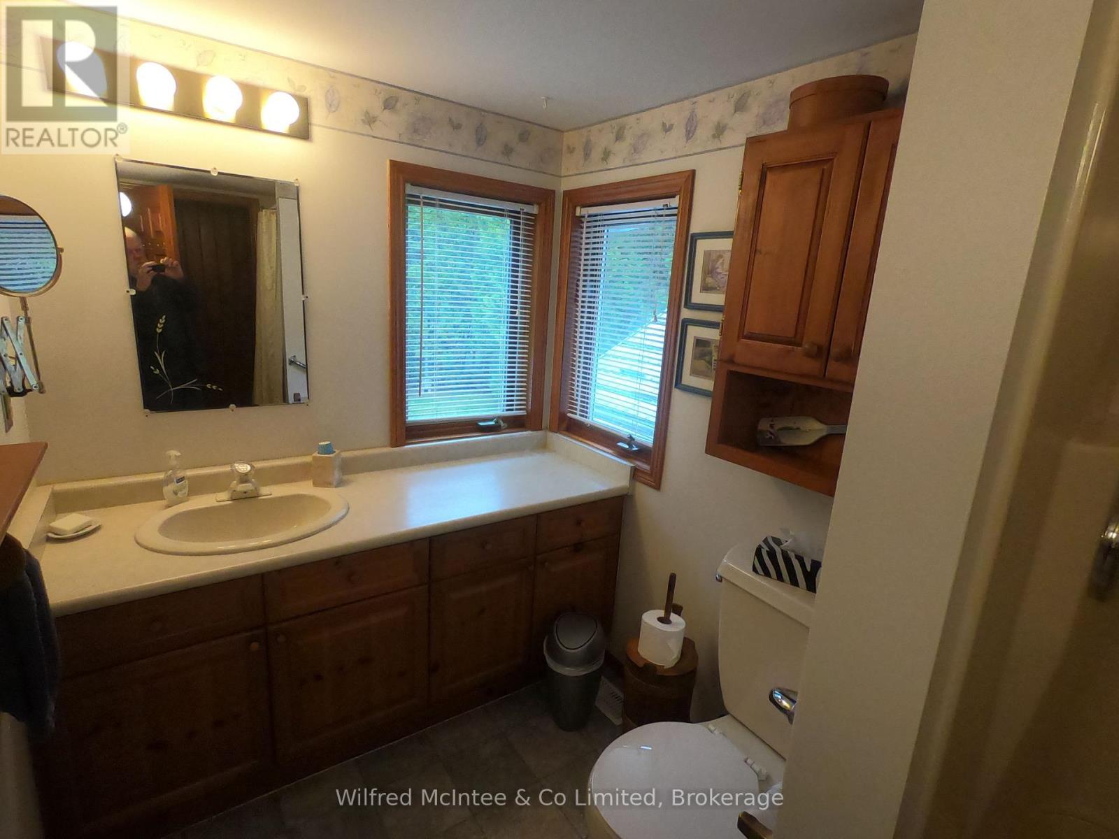 925 KING EDWARD AVENUE - 41