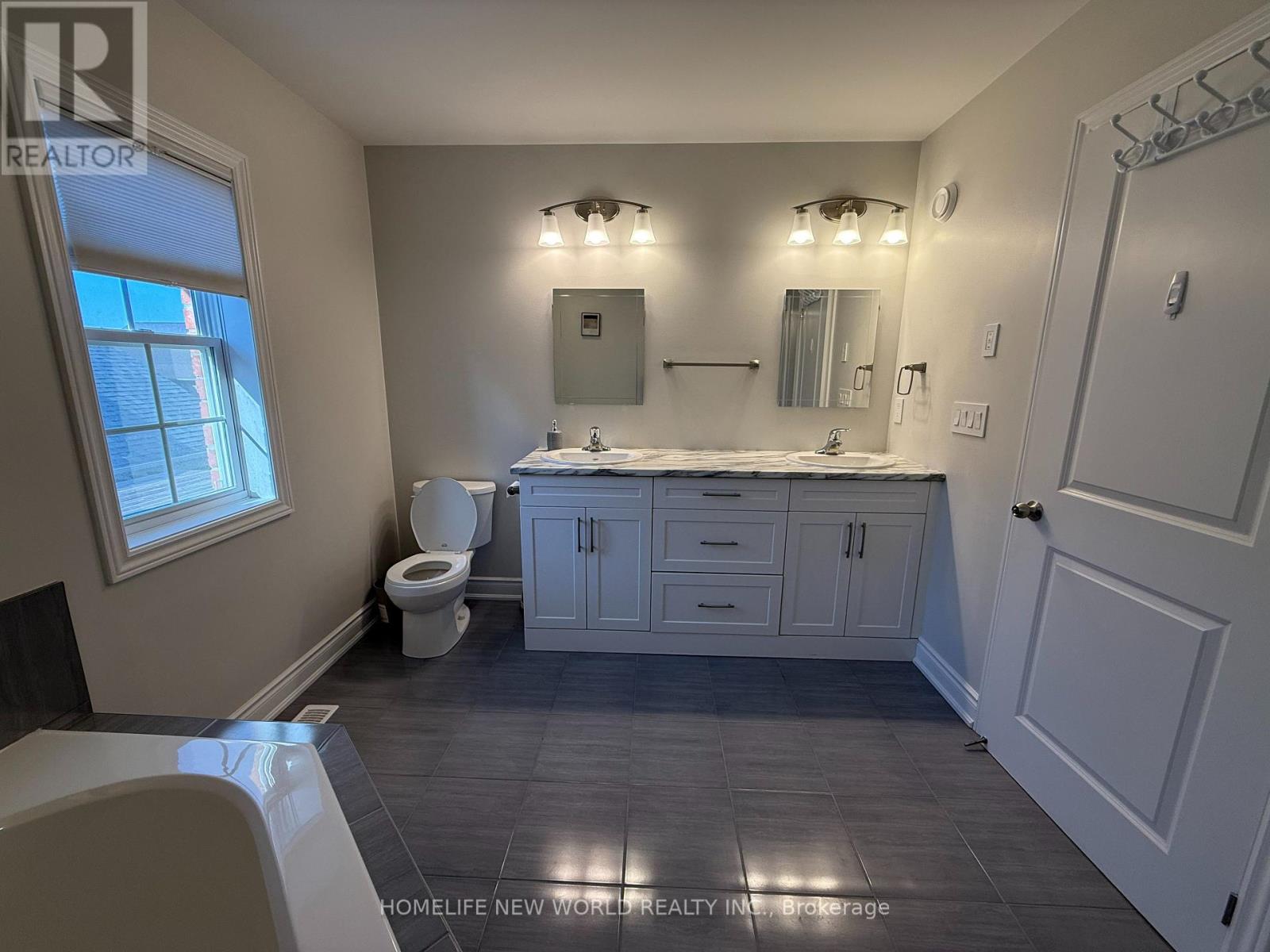 724 JAMES SWEETMAN AVENUE - 12