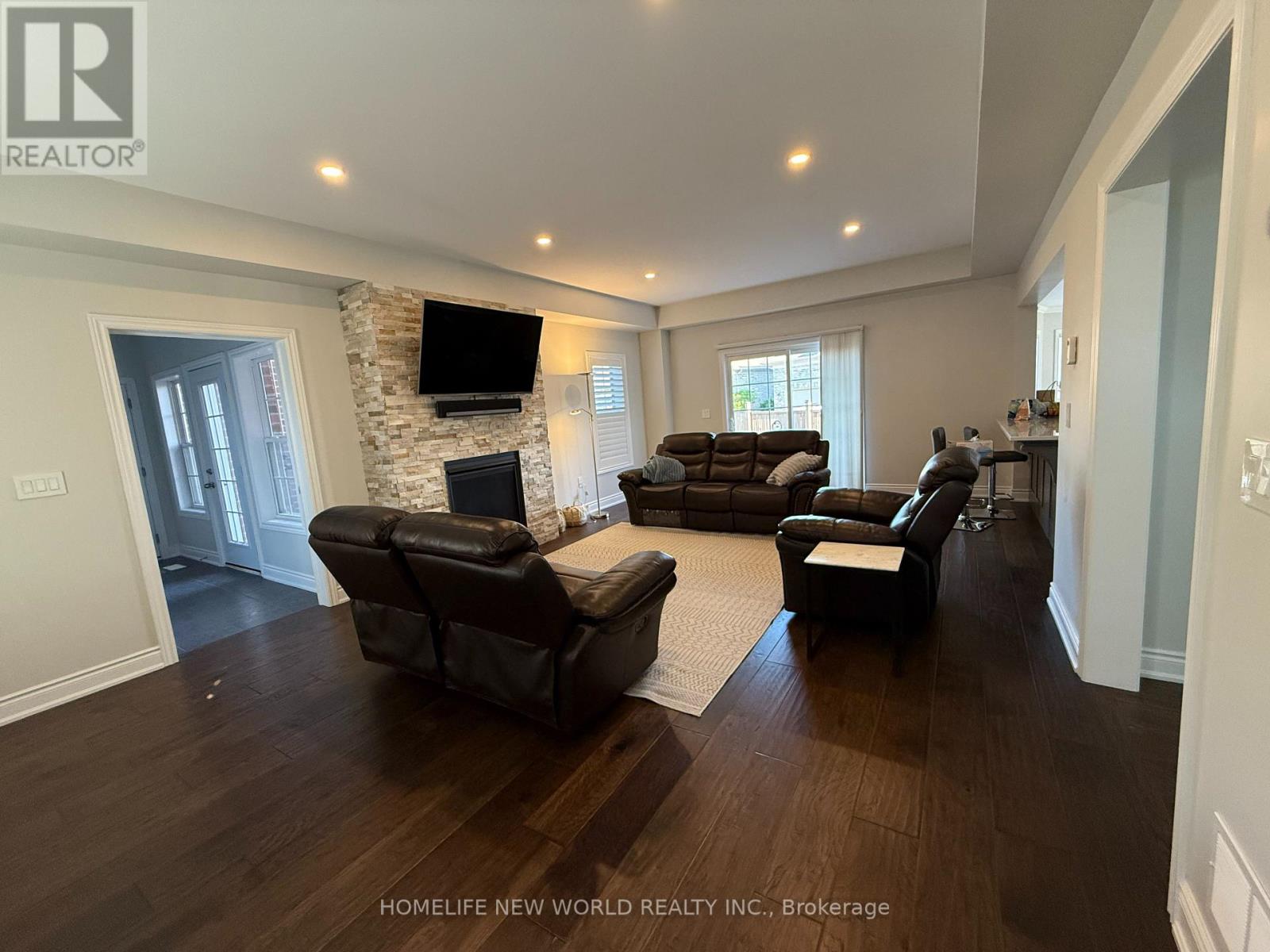 724 JAMES SWEETMAN AVENUE - 18