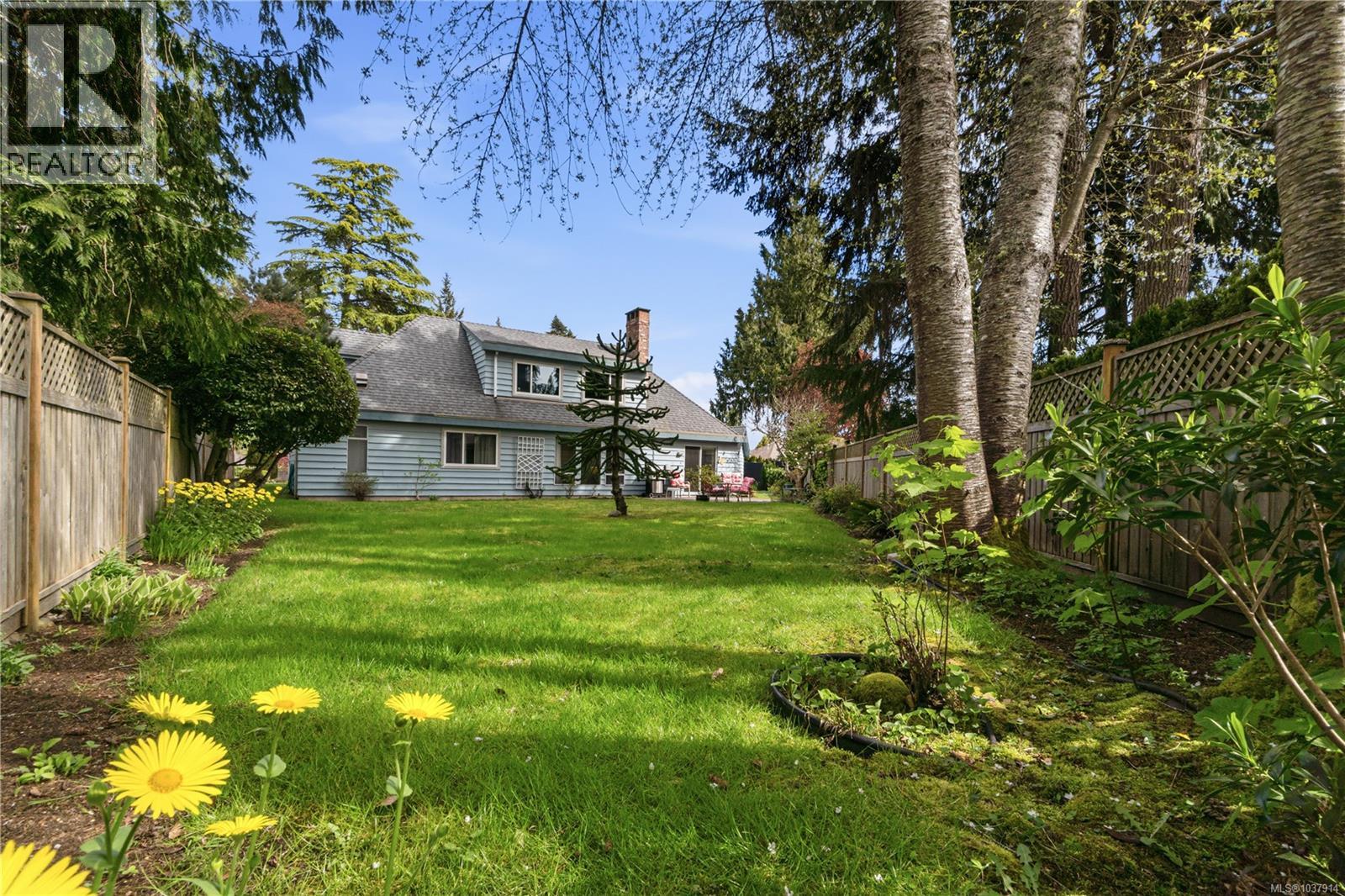 1156 Wedgewood Close, Qualicum Beach