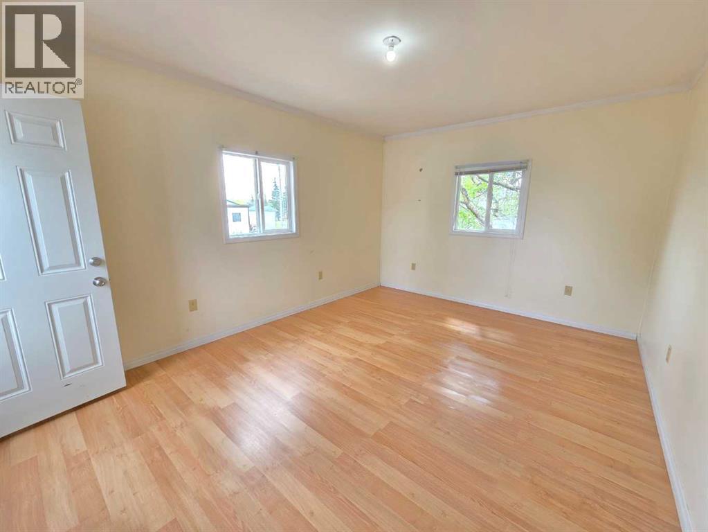 10215 99 Avenue — photo 13