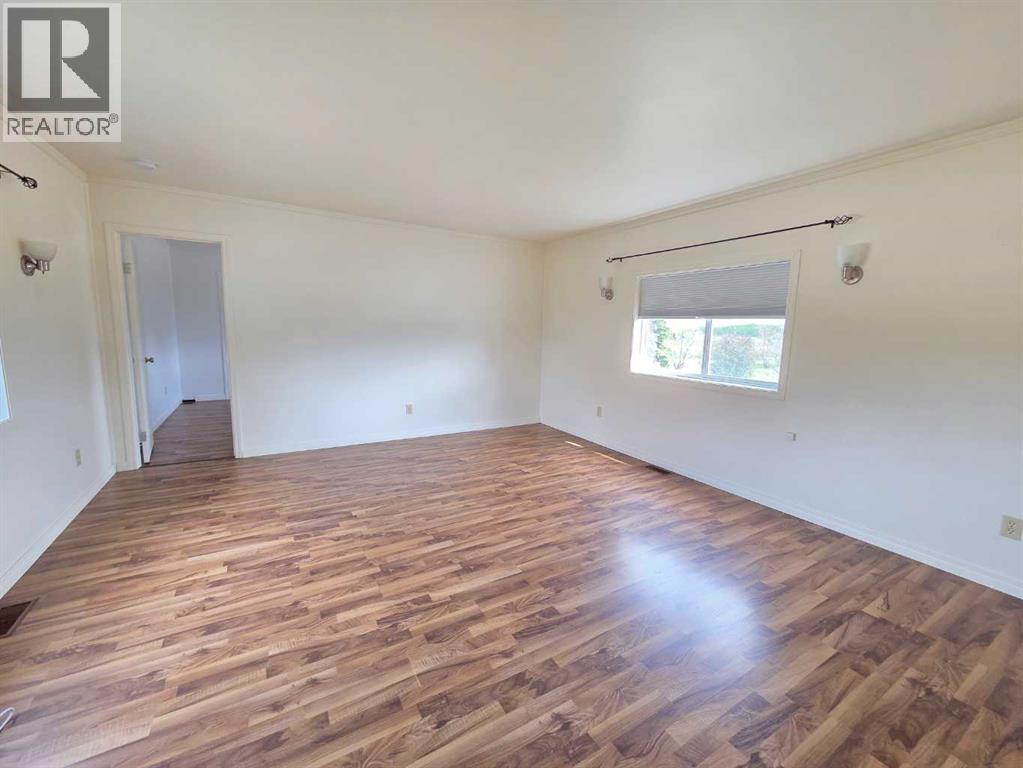 10215 99 Avenue — photo 21