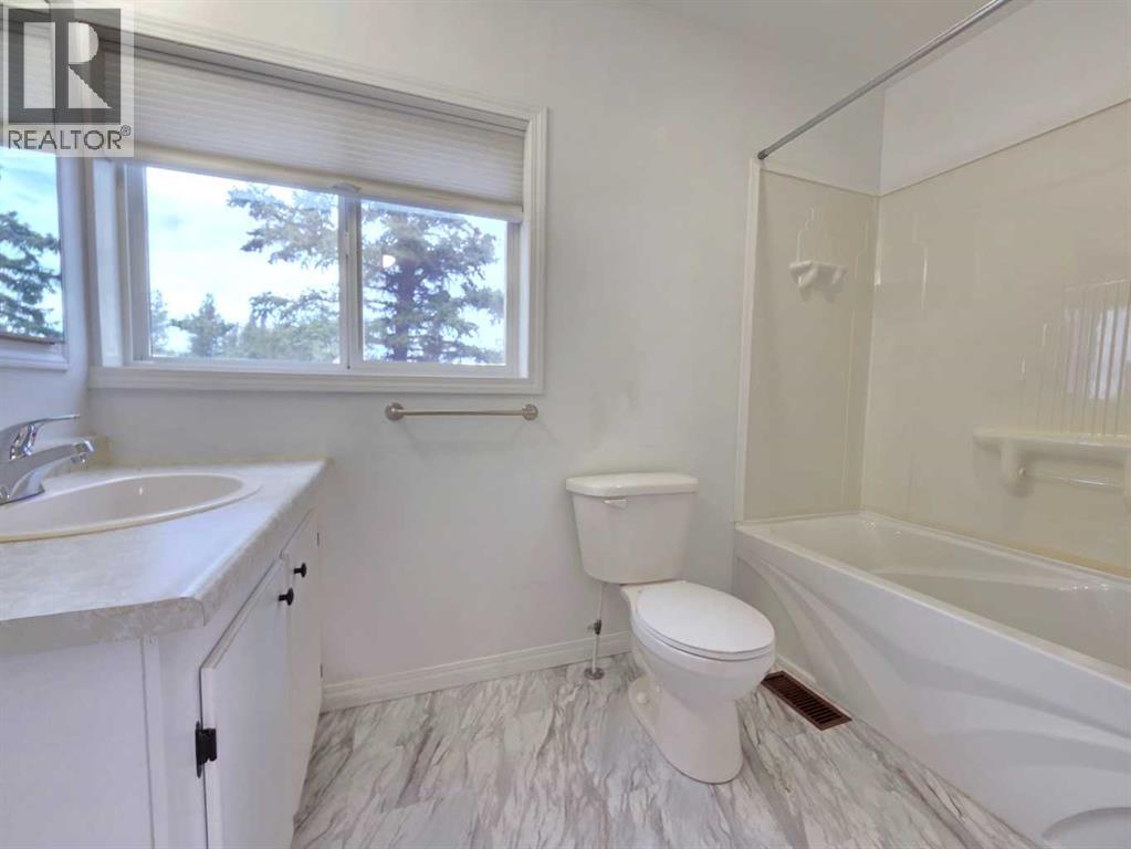10215 99 Avenue — photo 28