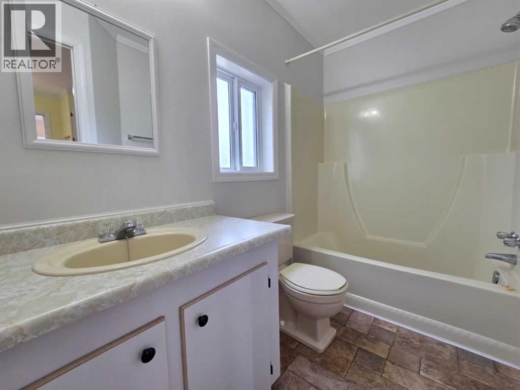 10215 99 Avenue — photo 25