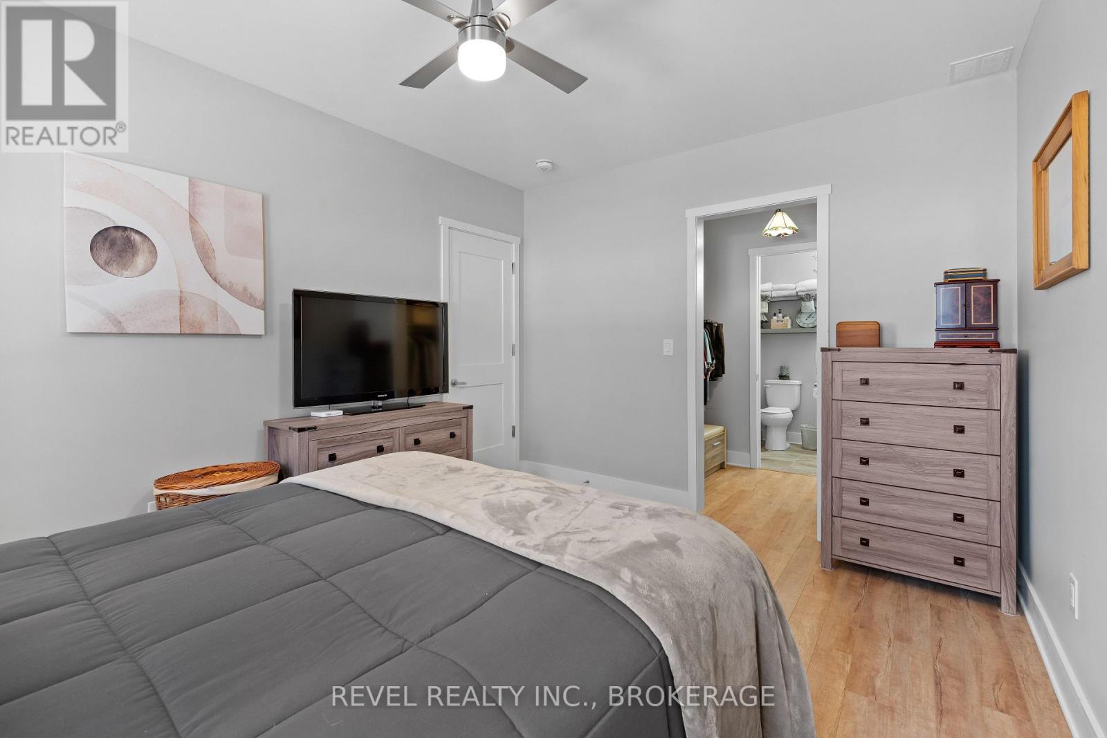 #14 130 WATER STREET E - 12