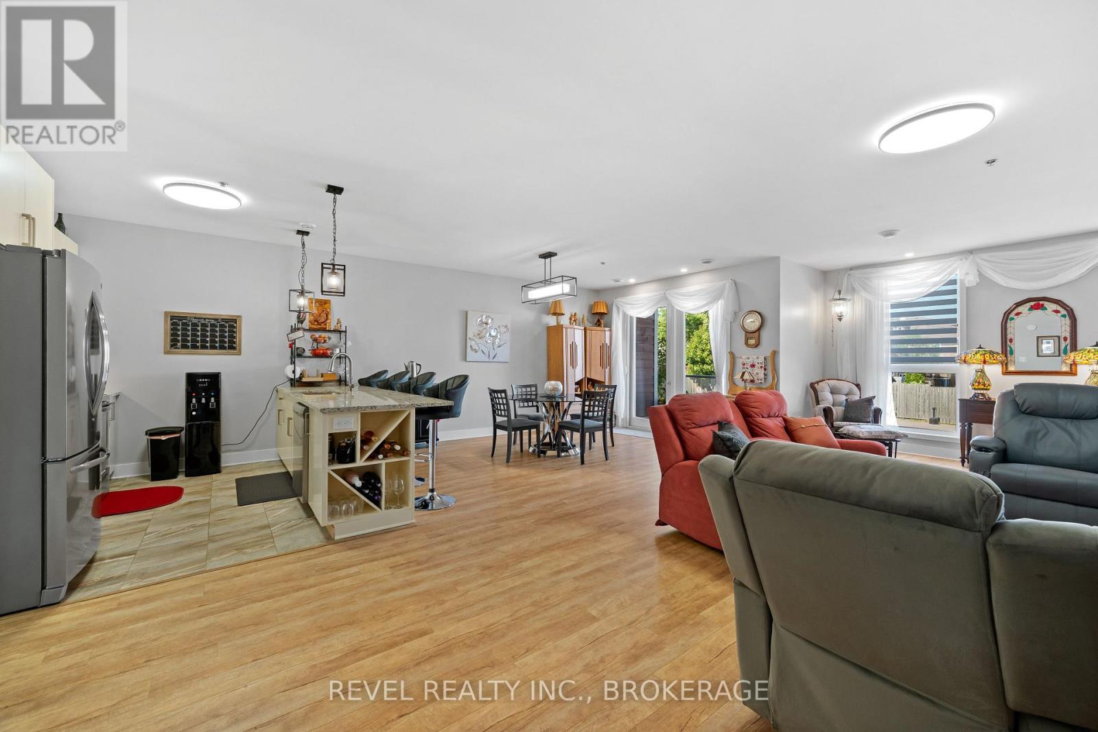 #14 130 WATER STREET E - 18