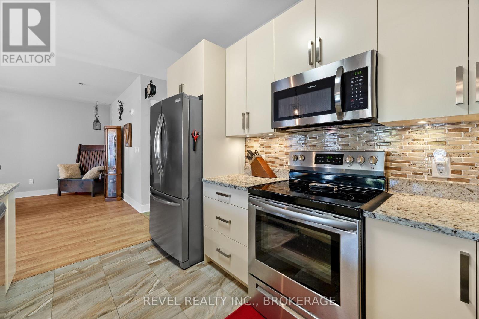#14 130 WATER STREET E - 22
