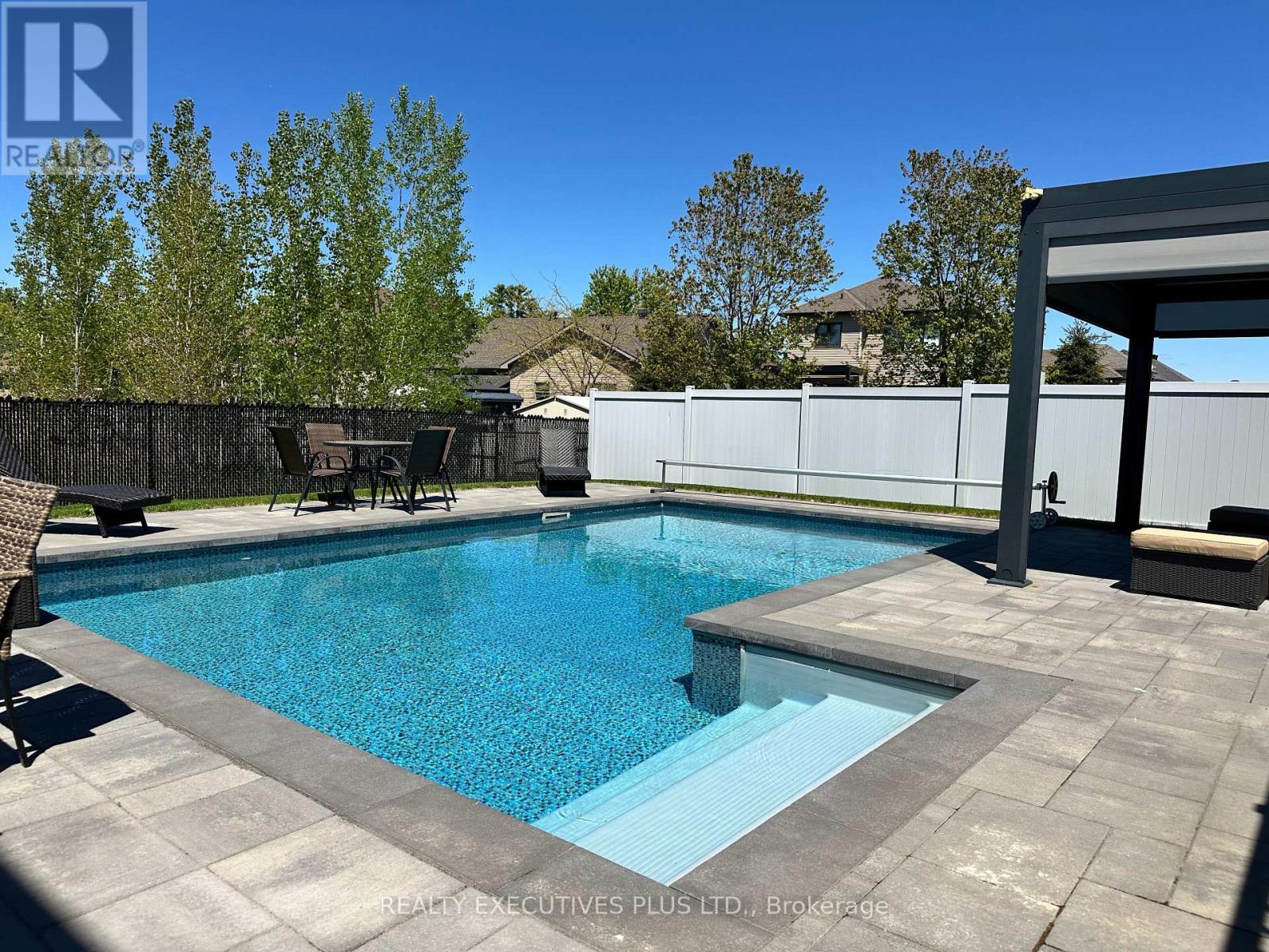 1082 DOCTEUR CORBEIL BOULEVARD - Image 2