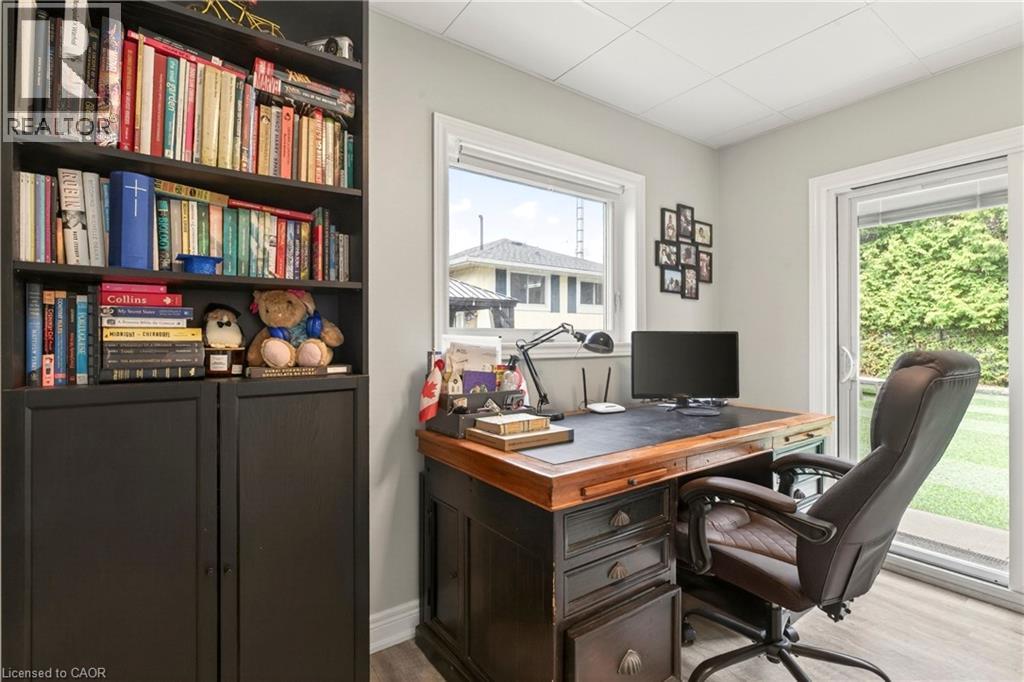 183 SUNNYRIDGE Road - 31