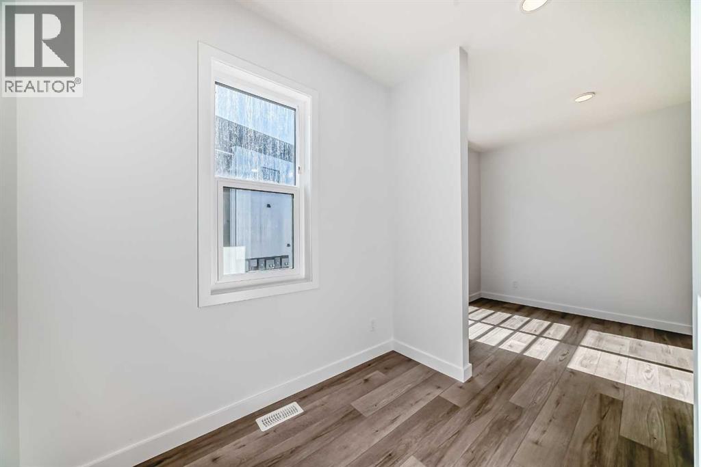 #904 30 Rochester View NW - 27