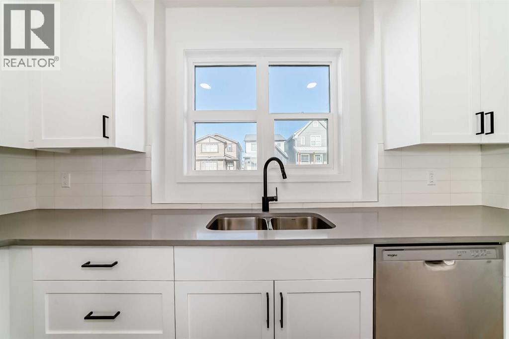 #904 30 Rochester View NW - 12