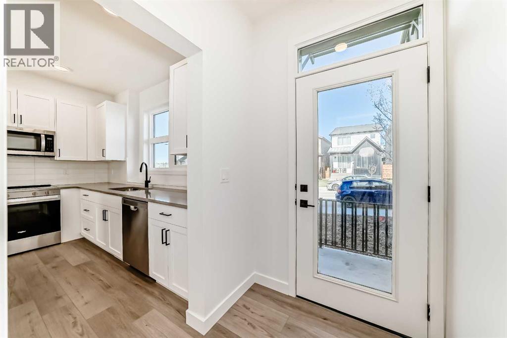 #904 30 Rochester View NW - 19