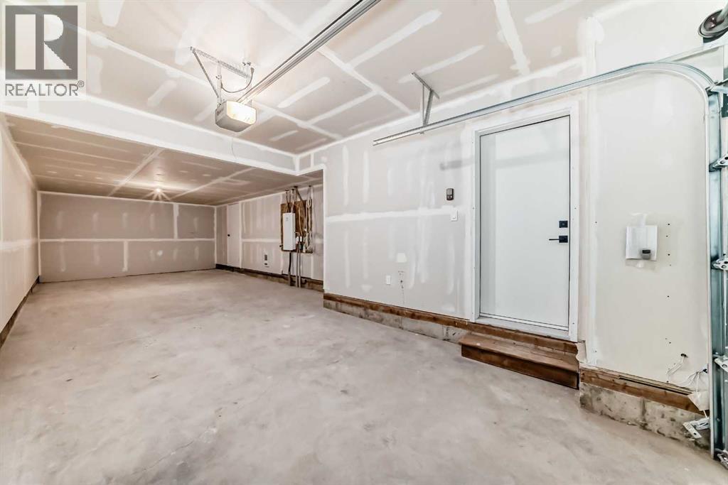 #904 30 Rochester View NW - 41