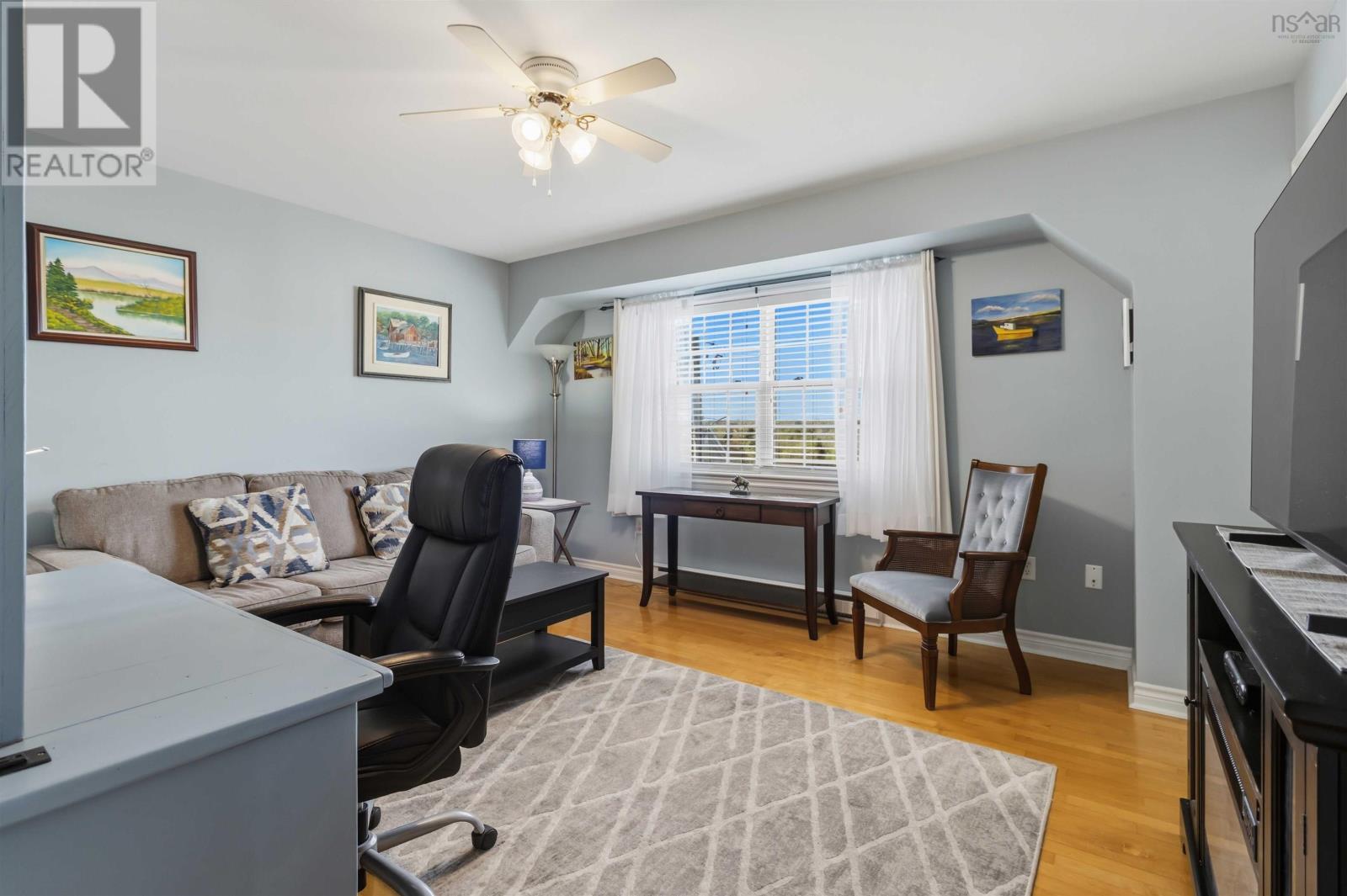 60 Emma Court - 17