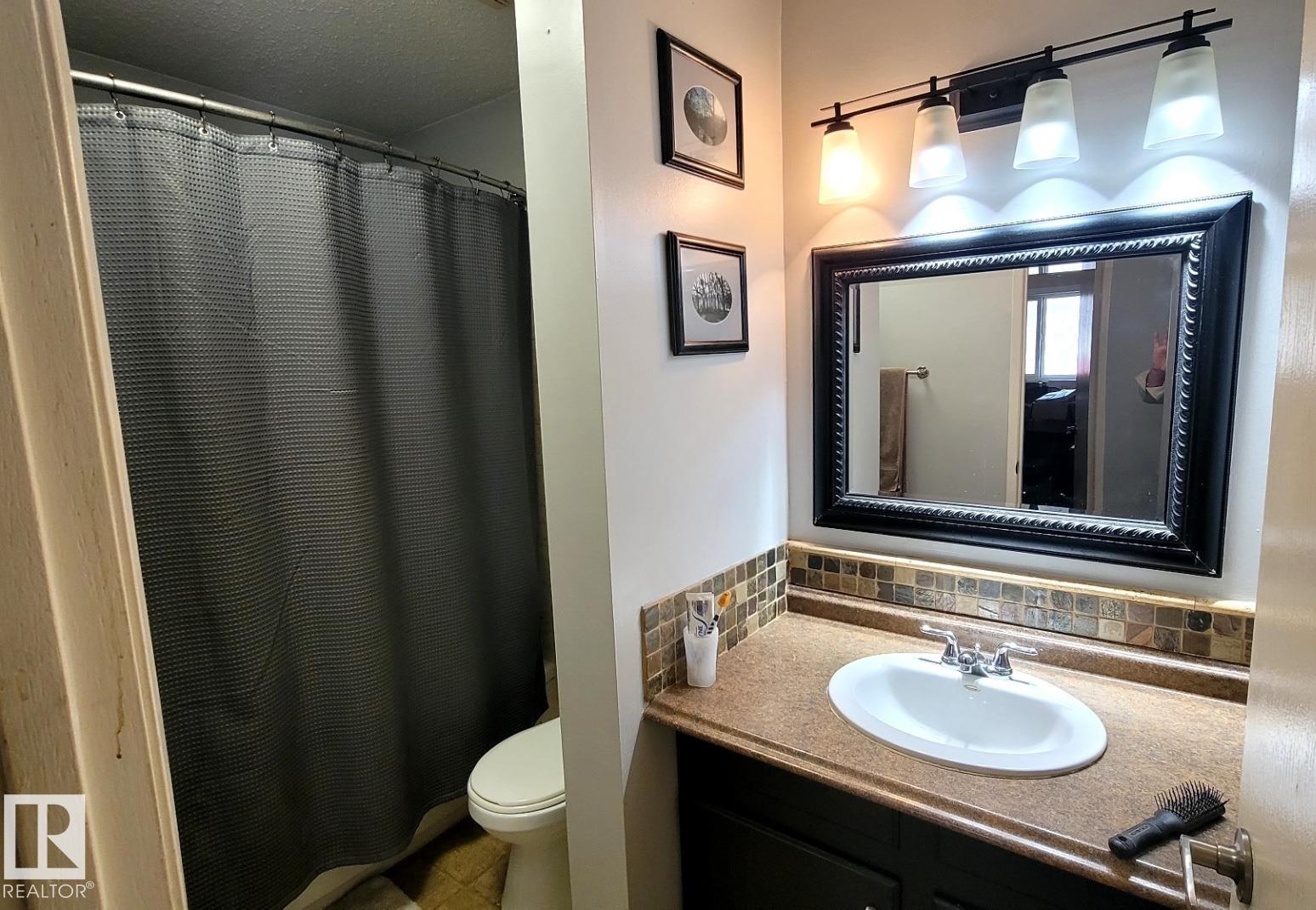 18 WESTBEND ST - 10