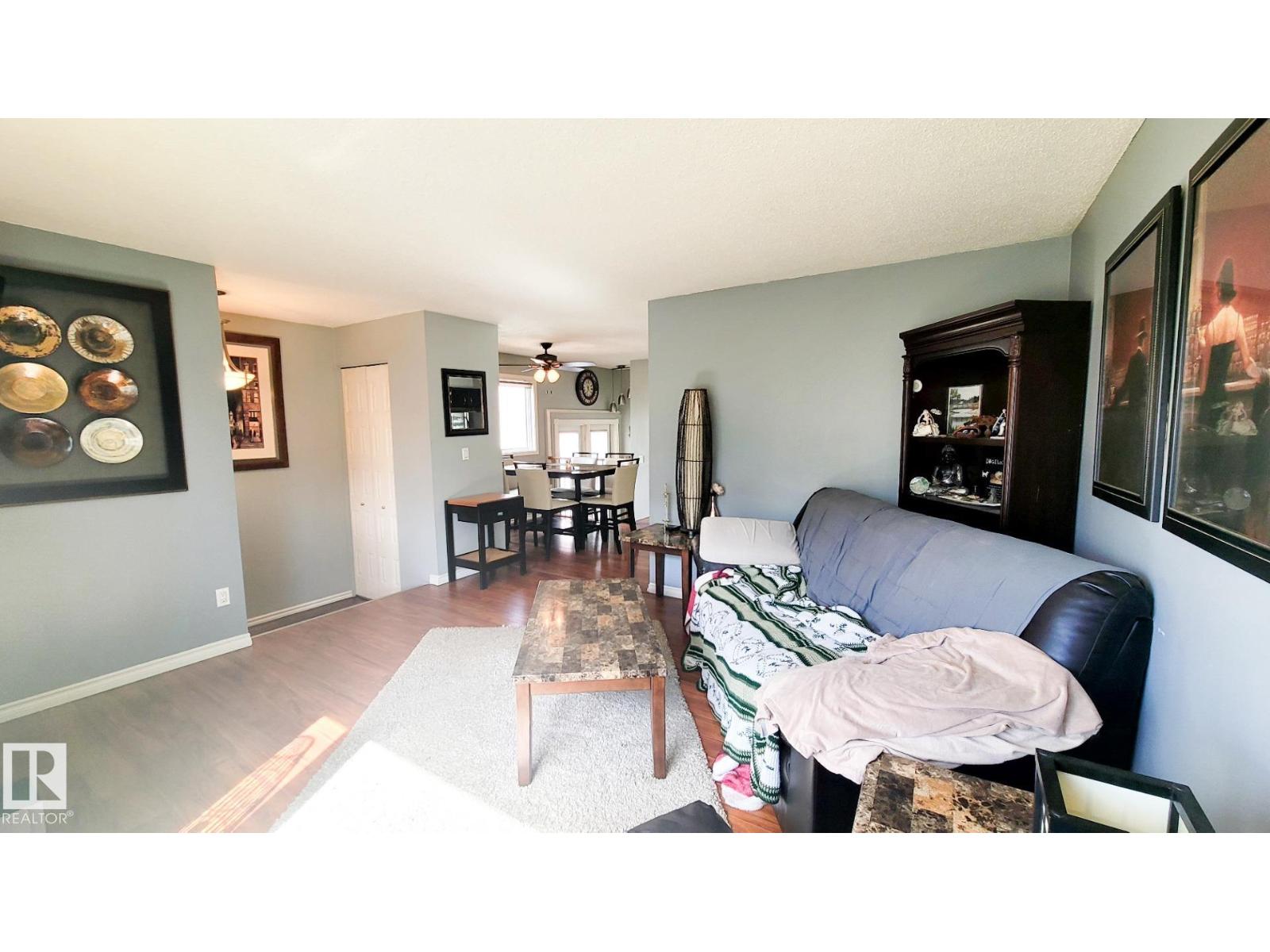 18 WESTBEND ST - 4