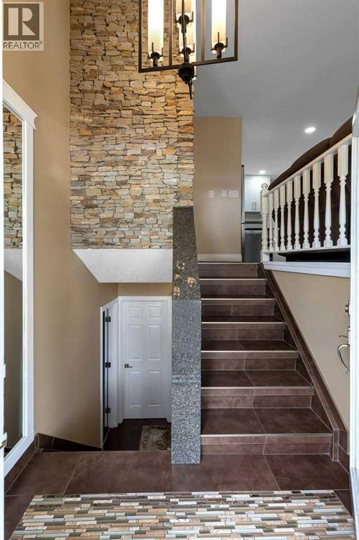 155 Midcrest Crescent SE - 5