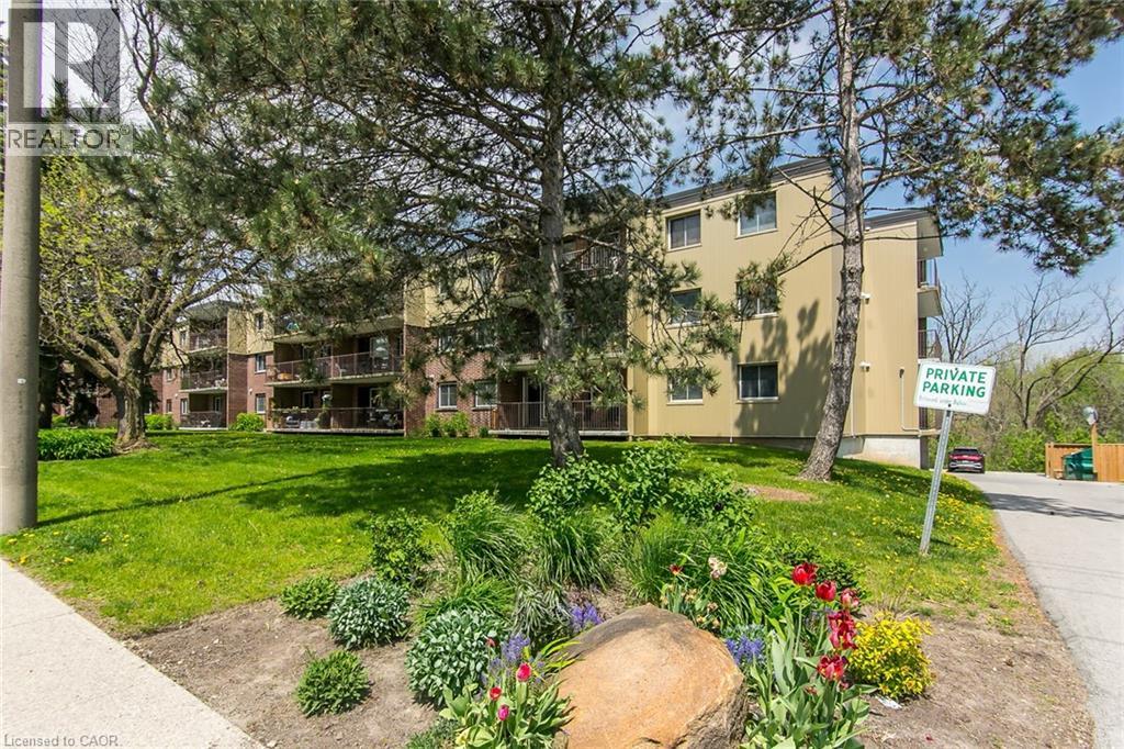 #203 30 AVALON Place - Image 2