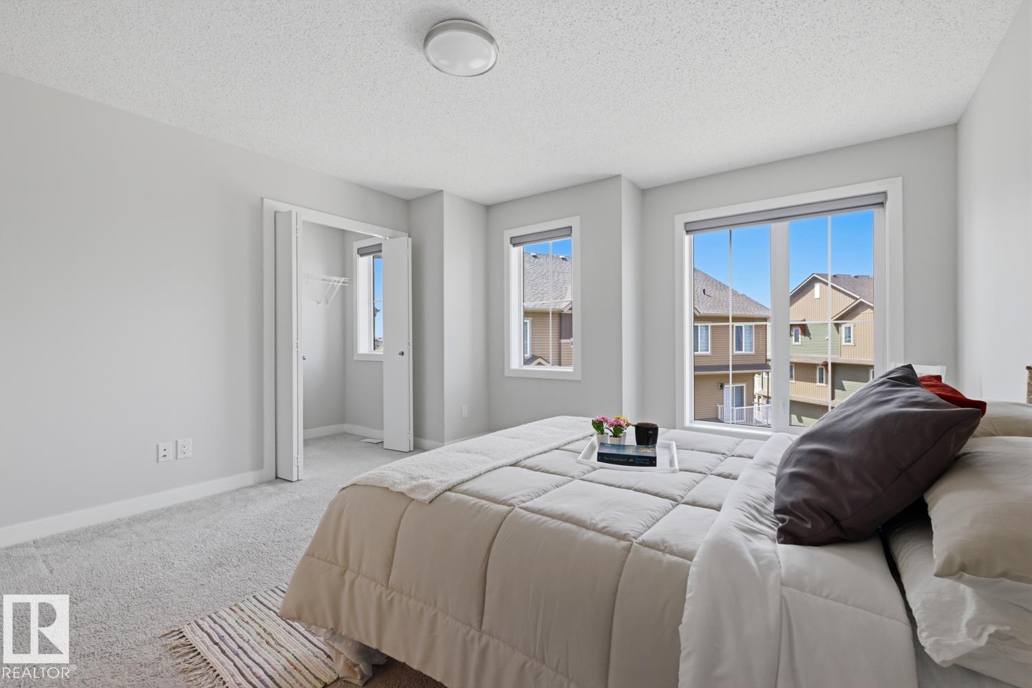 #40 1051 GRAYDON HILL BV SW SW - 26