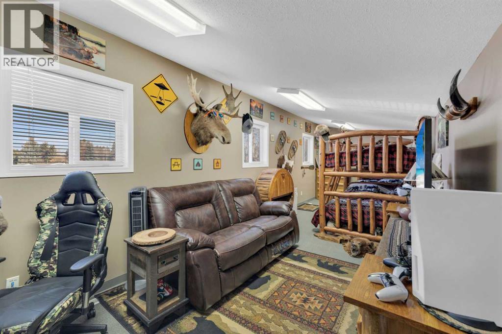 UPSTAIRS LOFT BEDROOM/OFFICE