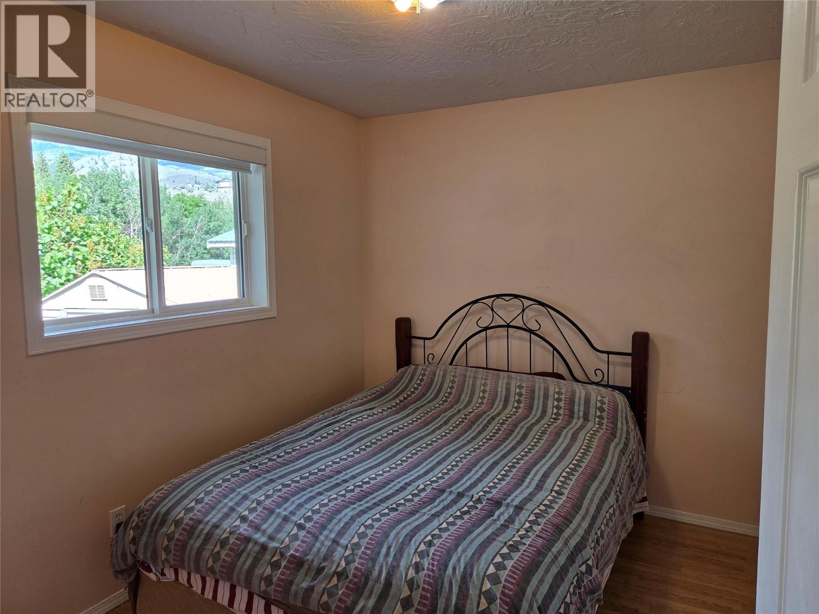410 6th Avenue, Keremeos