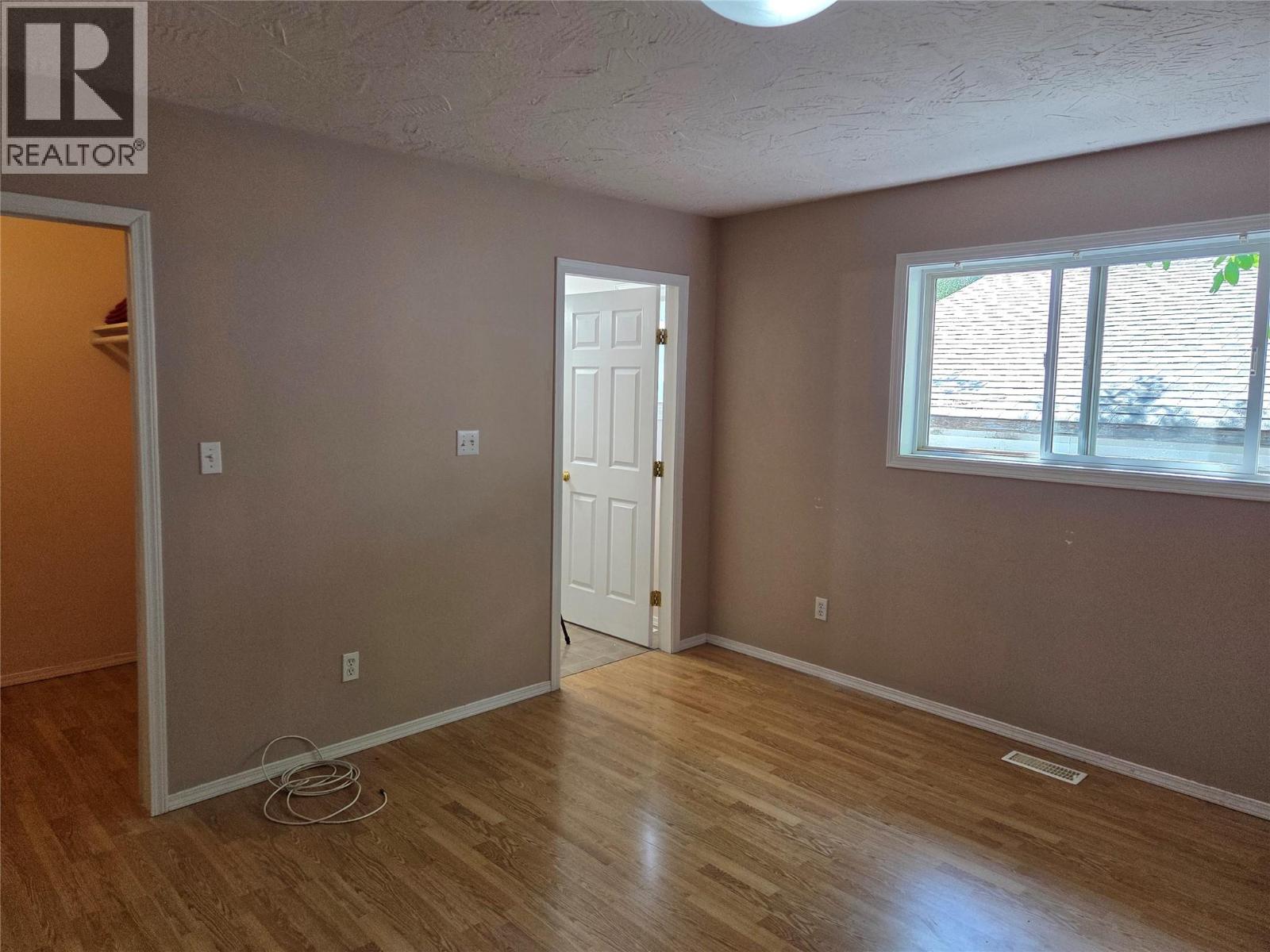 410 6th Avenue, Keremeos