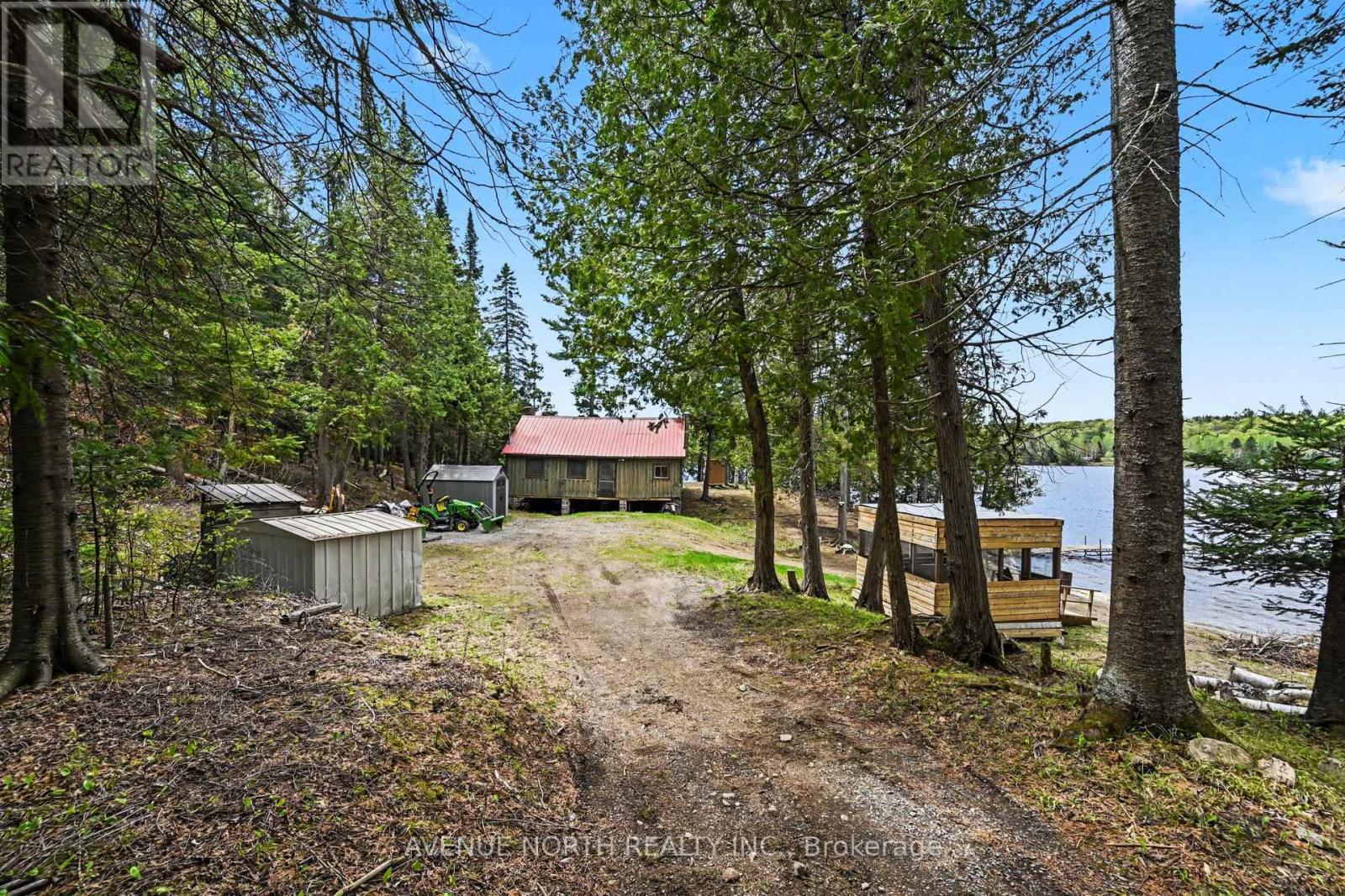 366 HOLLY LANE - 29