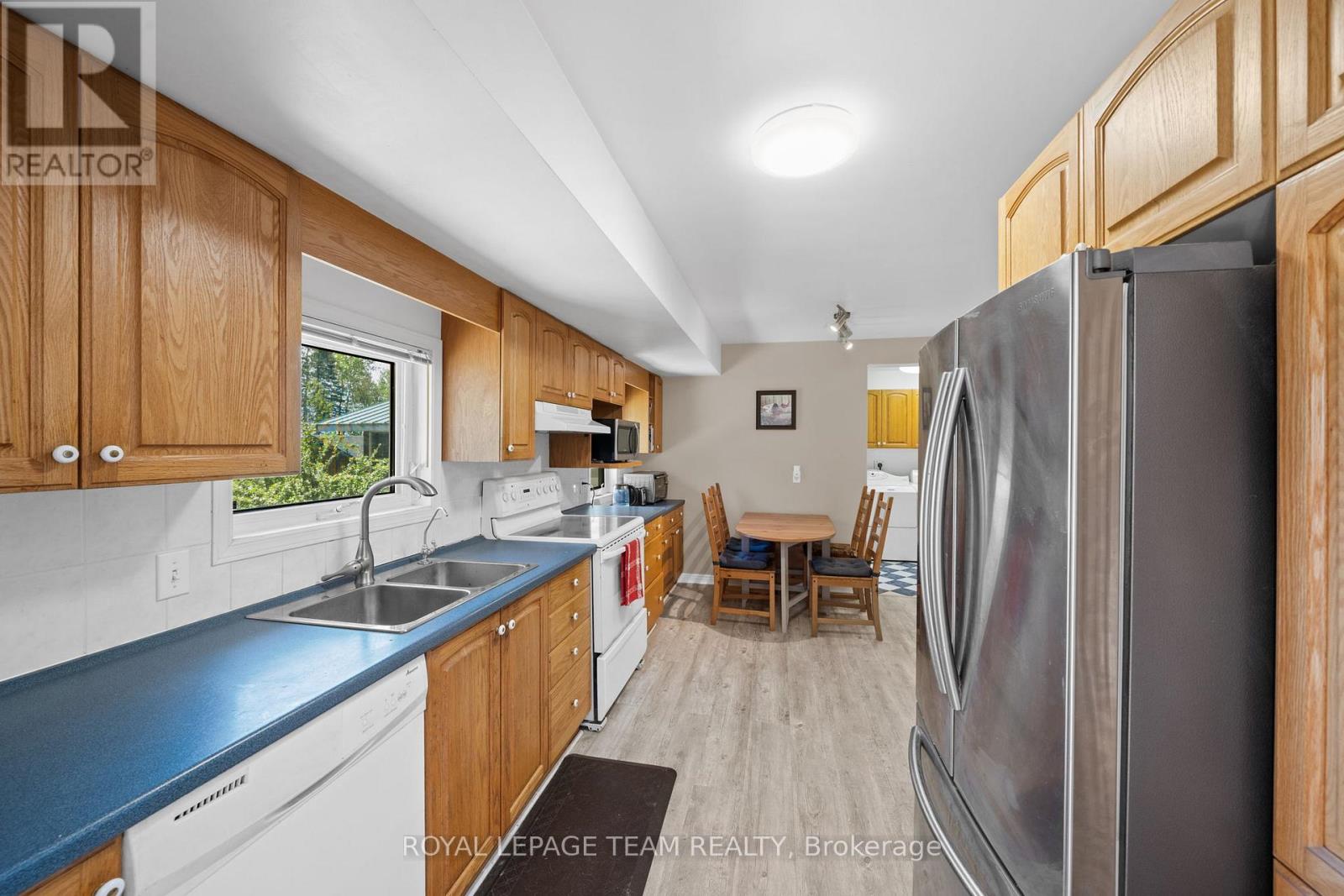 3383 ELIZABETH STREET - 15