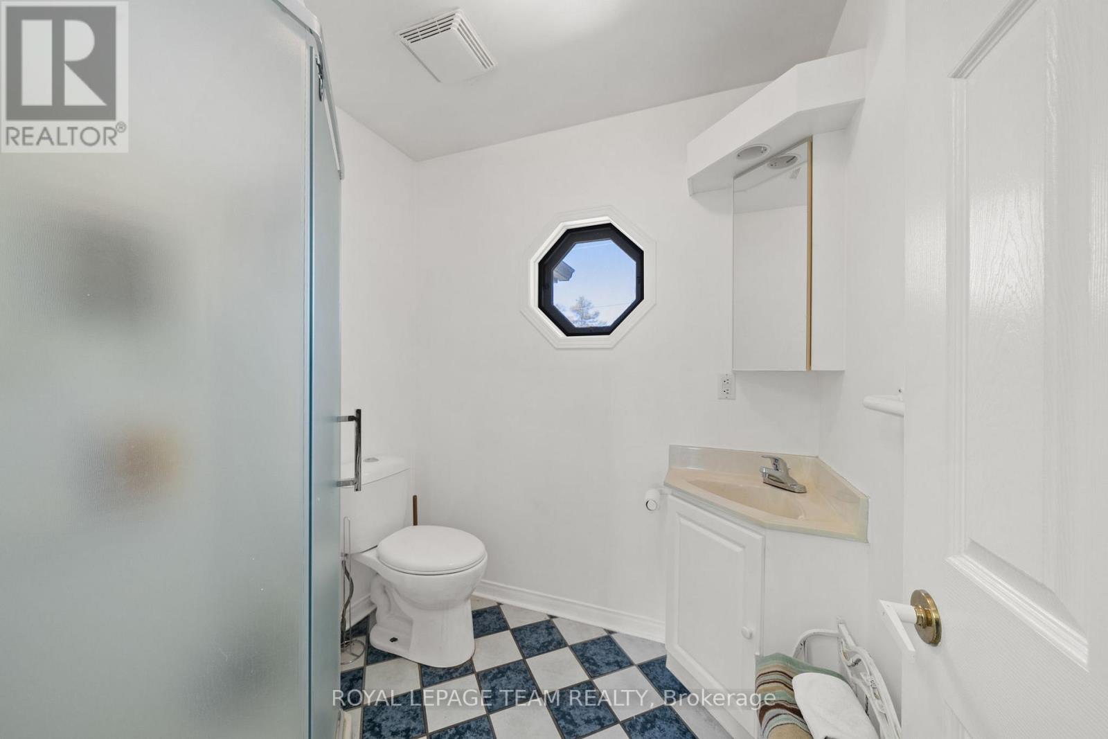 3383 ELIZABETH STREET - 17
