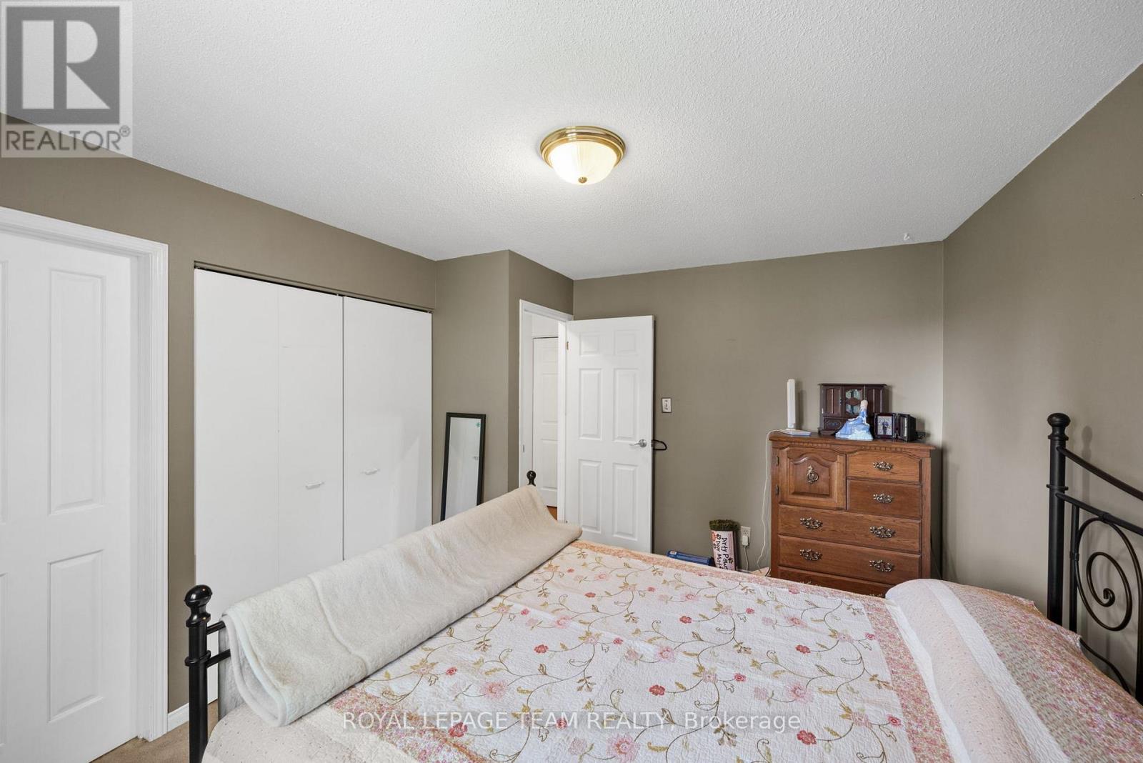 3383 ELIZABETH STREET - 22