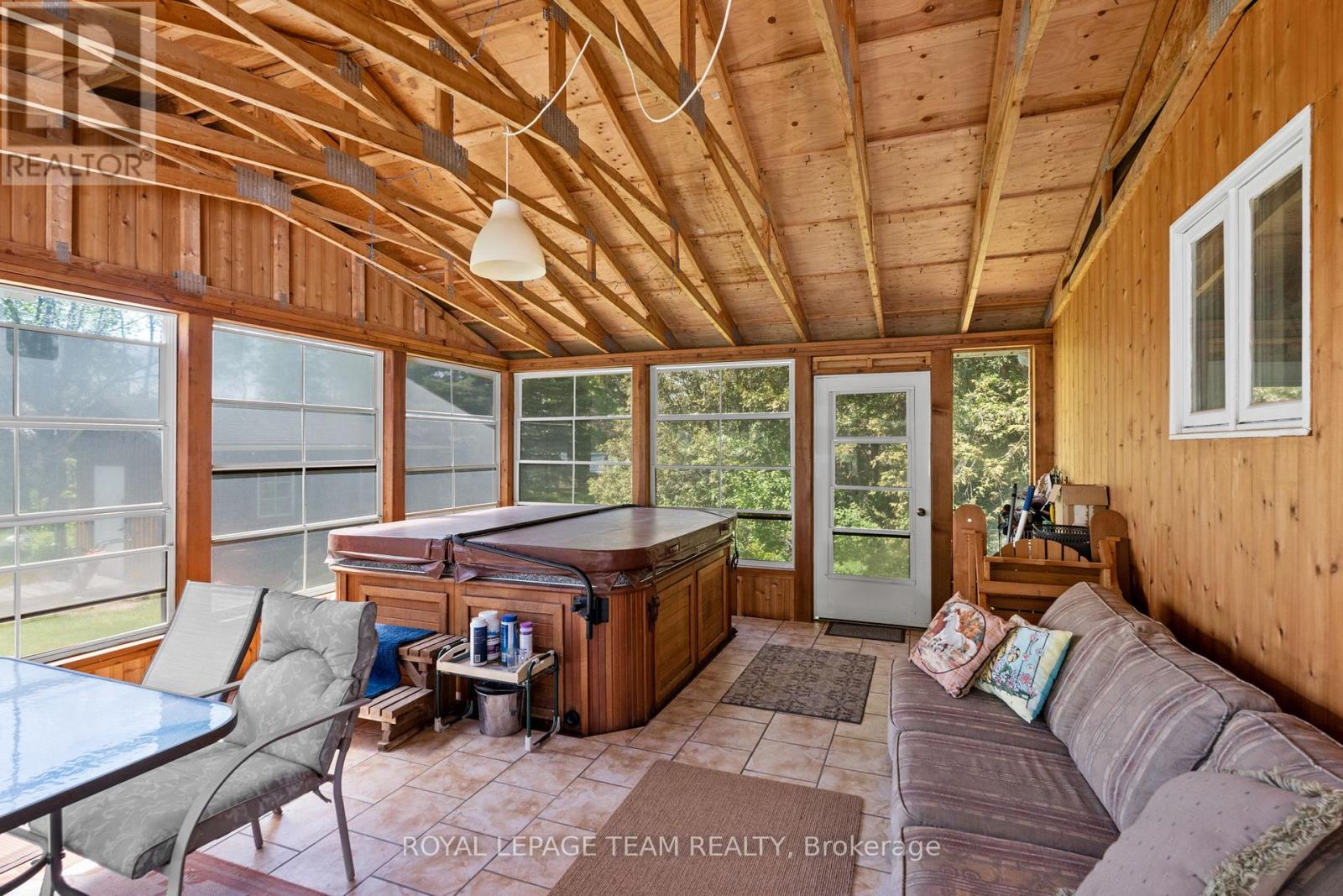 3383 ELIZABETH STREET - 27