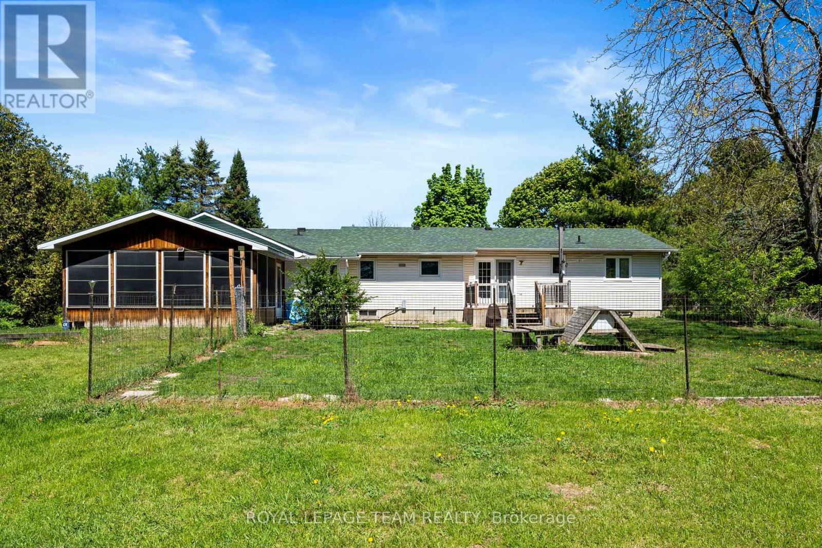 3383 ELIZABETH STREET - 30
