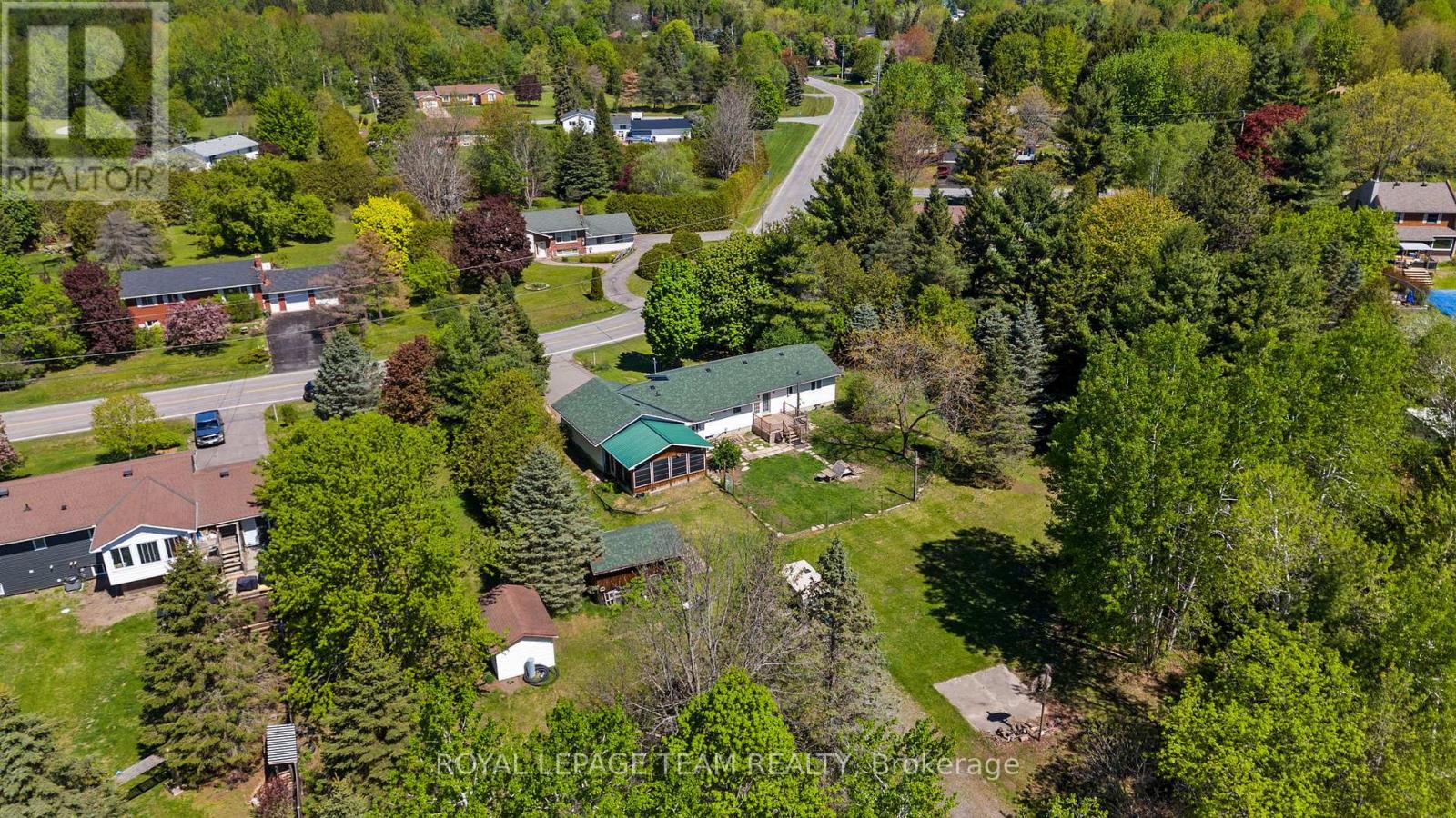 3383 ELIZABETH STREET - 42