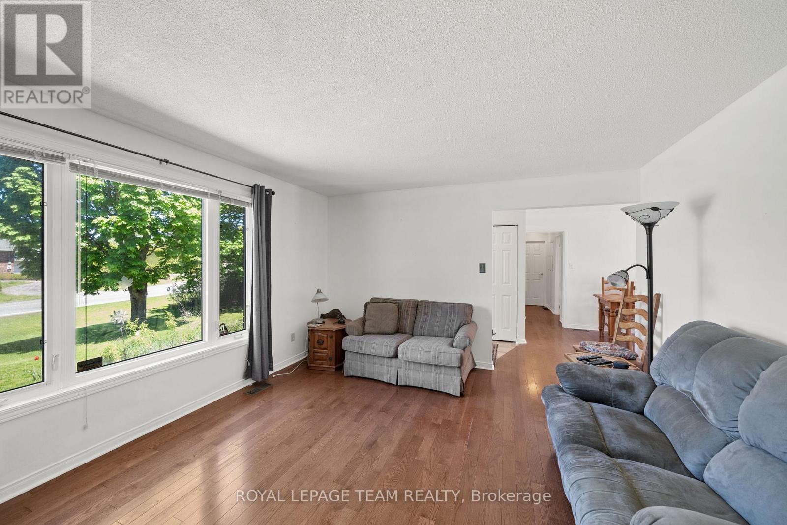 3383 ELIZABETH STREET - 8