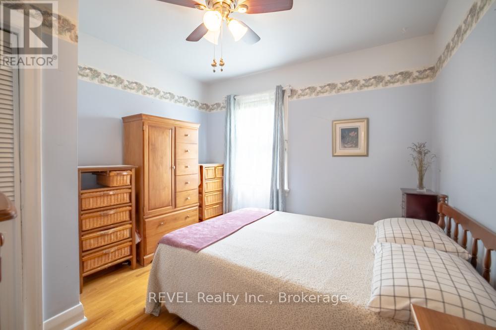 4092 ACHESON AVENUE - 12