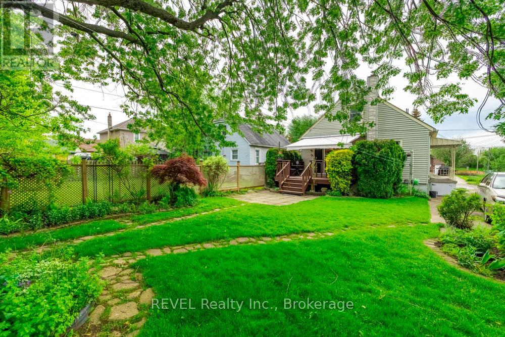 4092 ACHESON AVENUE - 27