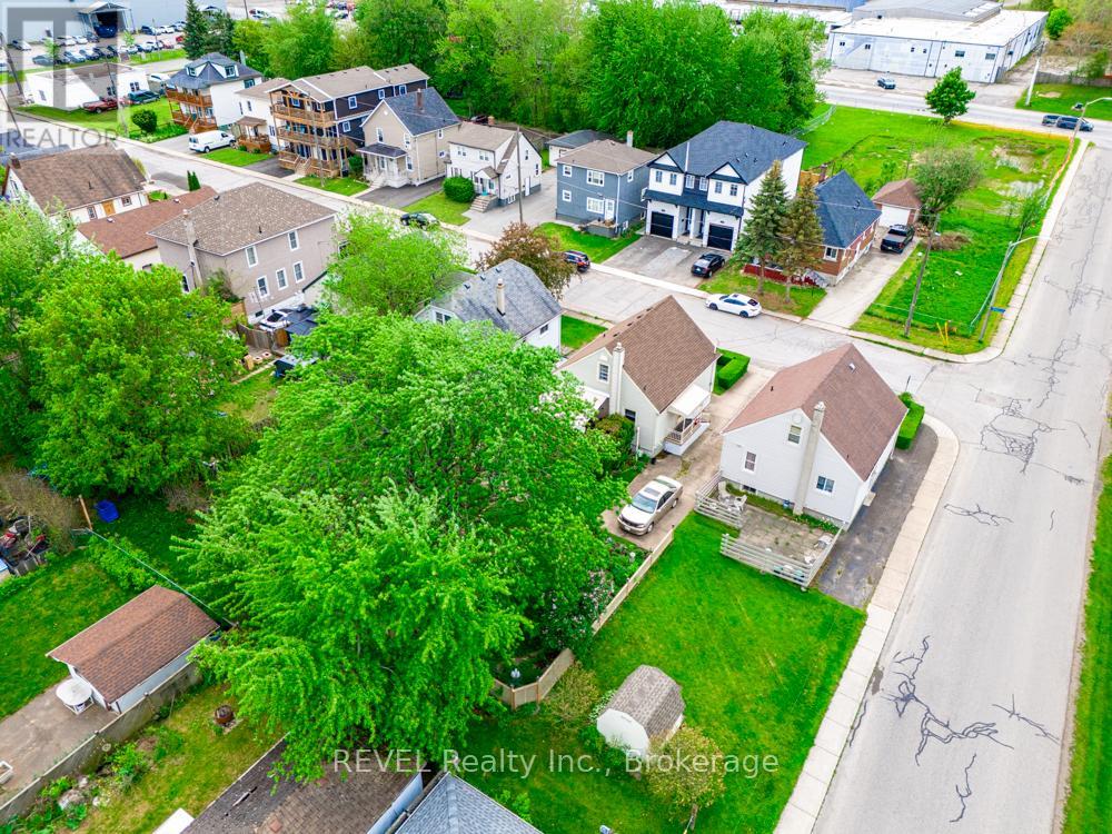 4092 ACHESON AVENUE - 29