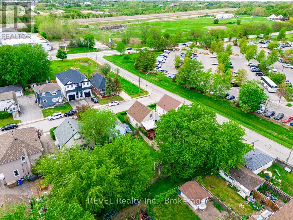 4092 ACHESON AVENUE - 30