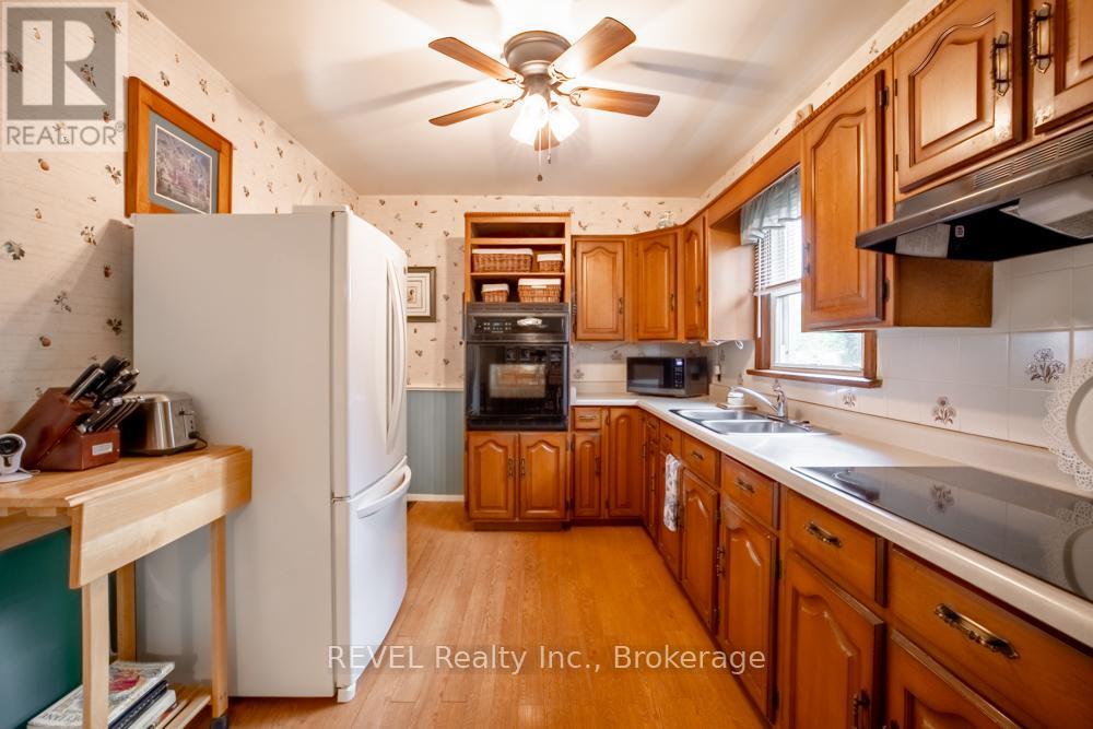 4092 ACHESON AVENUE - 7
