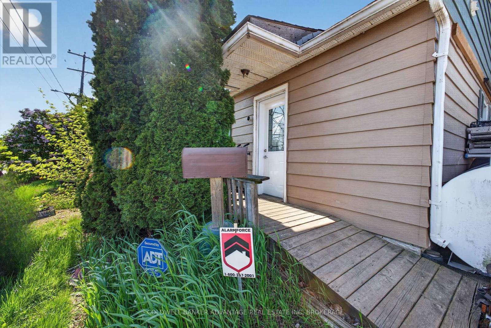 614 WATERLOO STREET - 2
