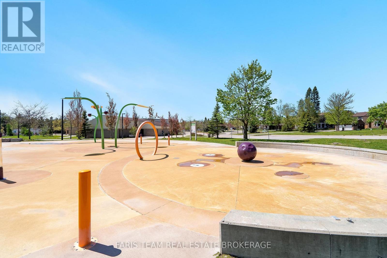 40 ORWELL CRESCENT - 40