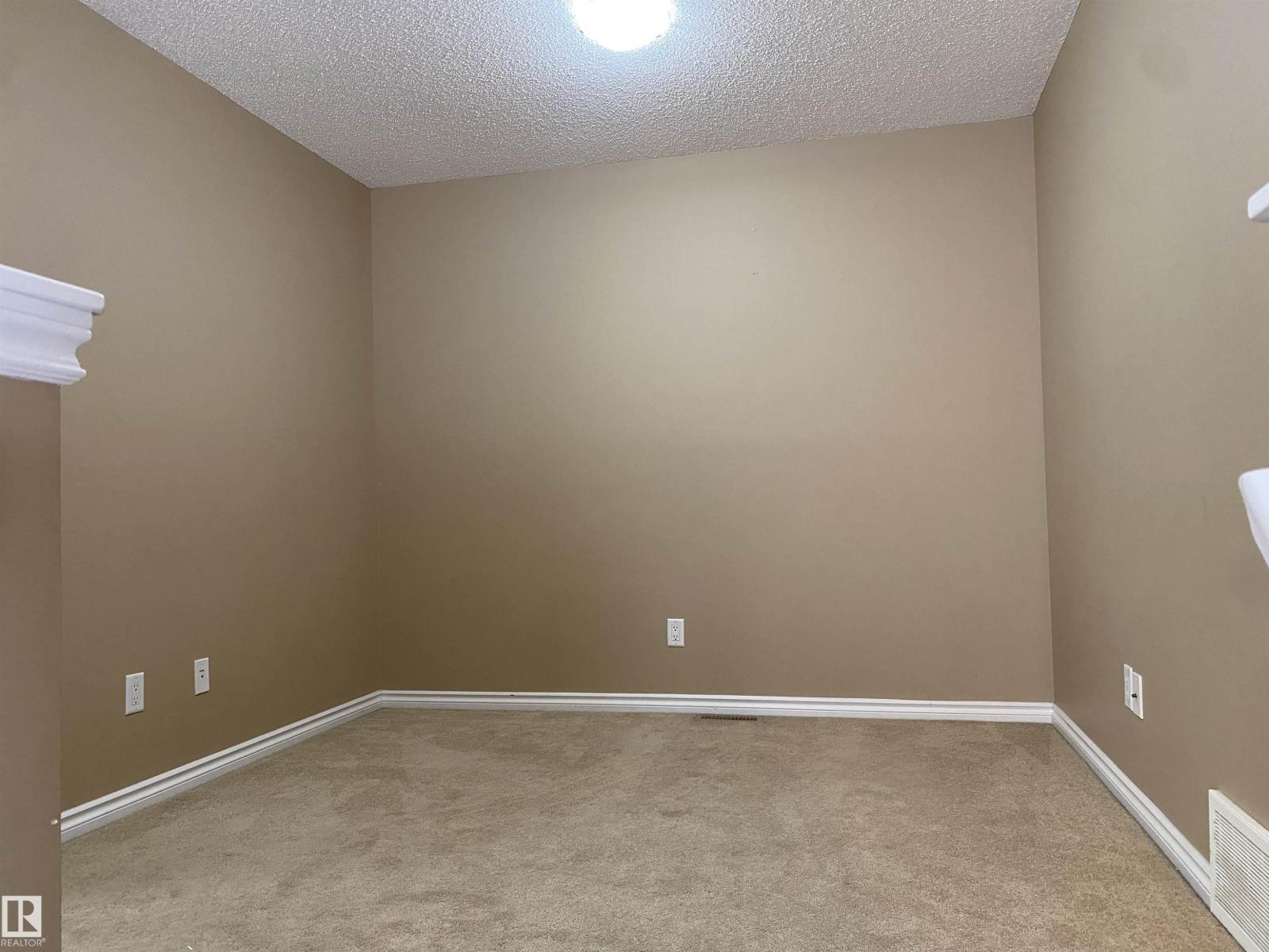 6411 18 AV SW - 14