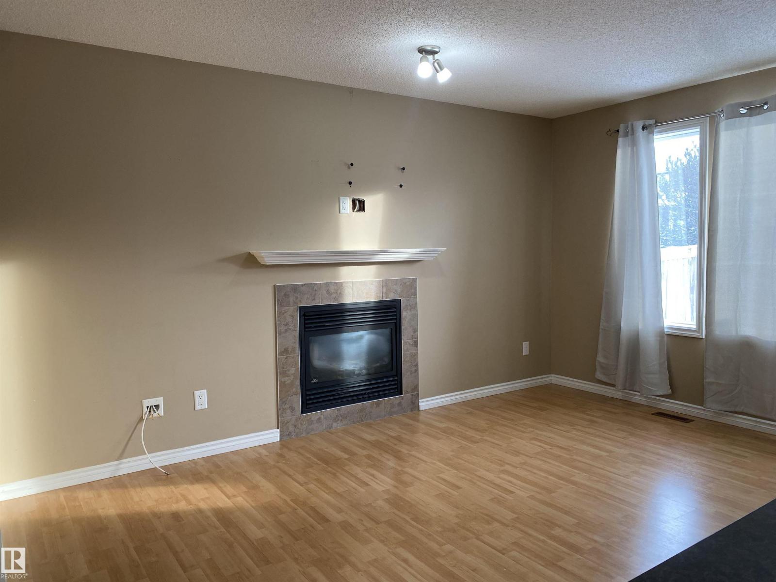 6411 18 AV SW - 11